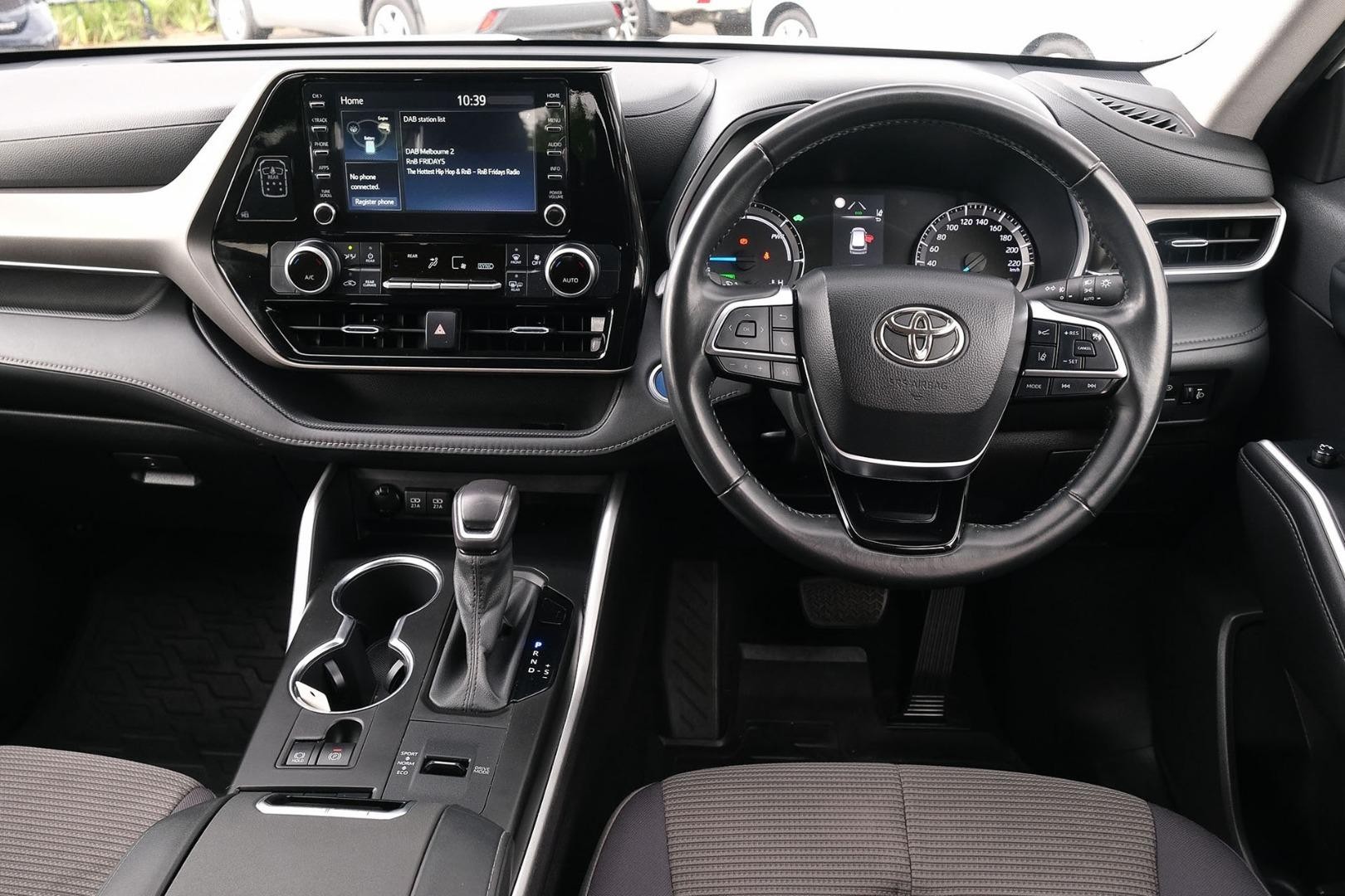 Toyota Kluger image 4