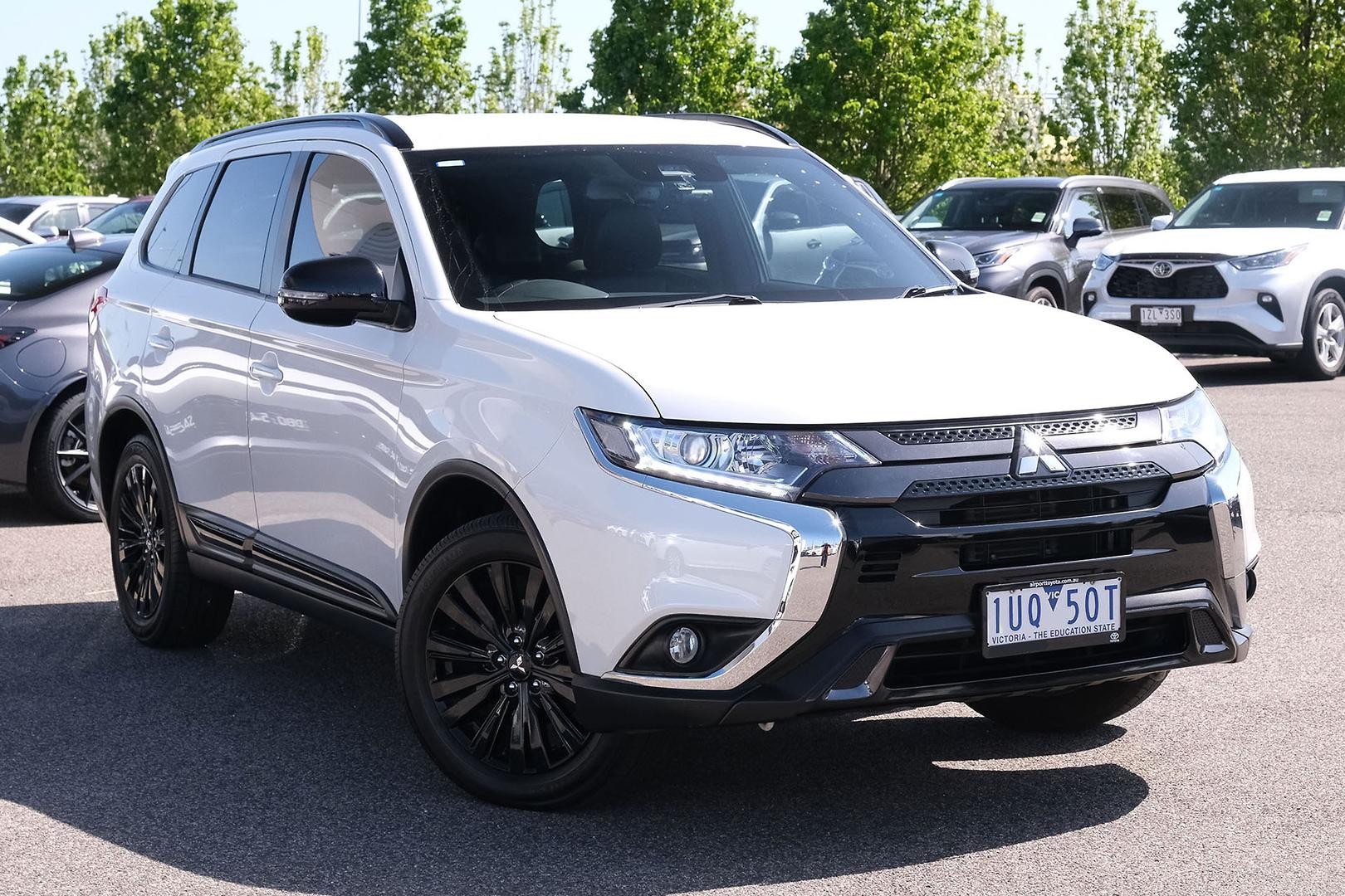 Mitsubishi Outlander image 1