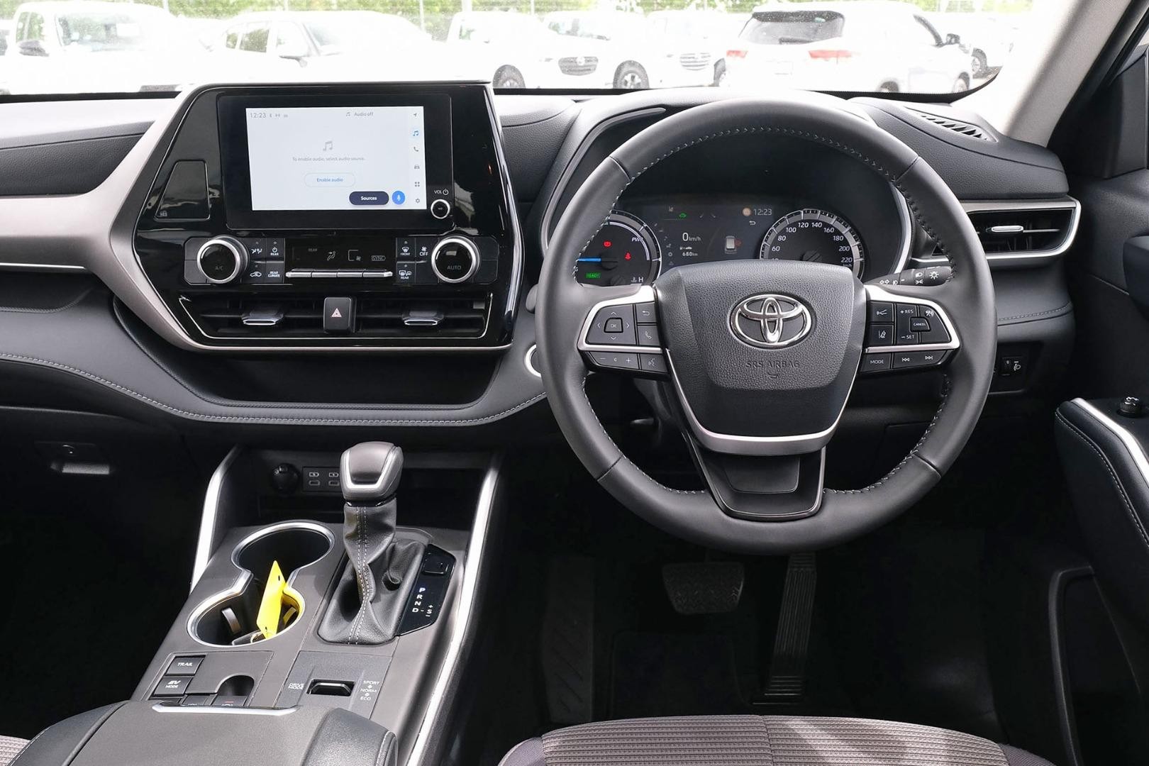 Toyota Kluger image 4