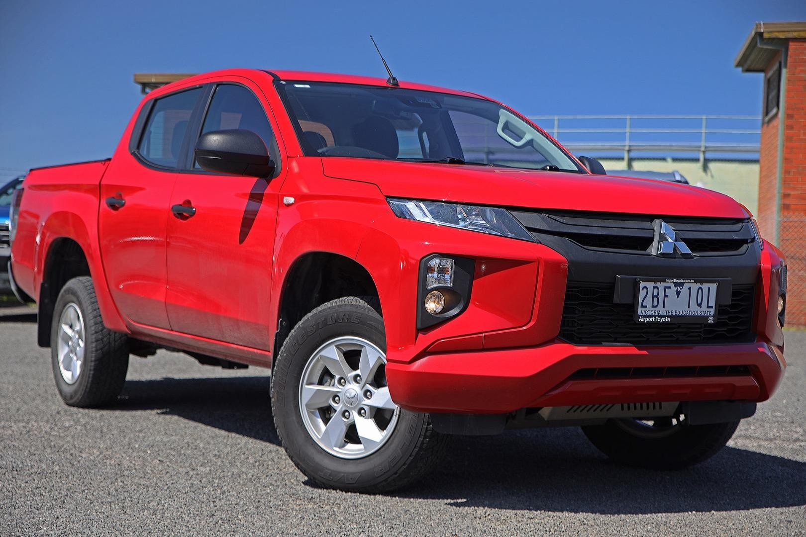 Mitsubishi Triton image 1