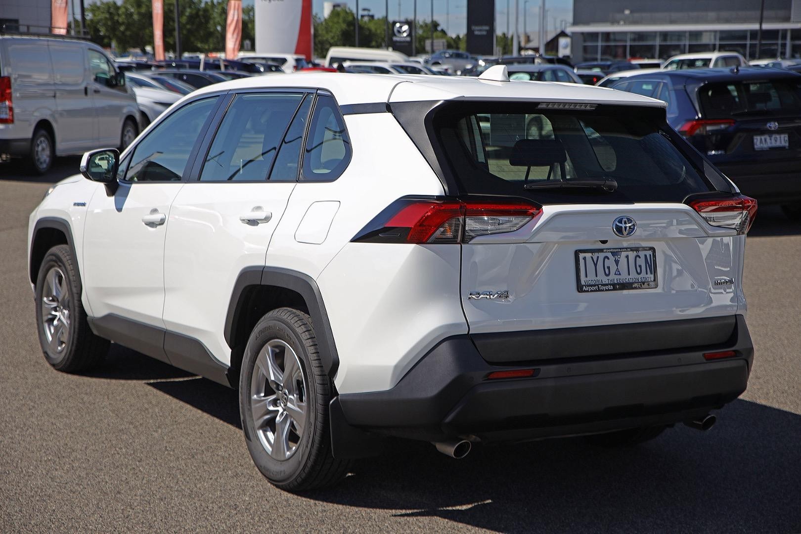 Toyota Rav4 image 2