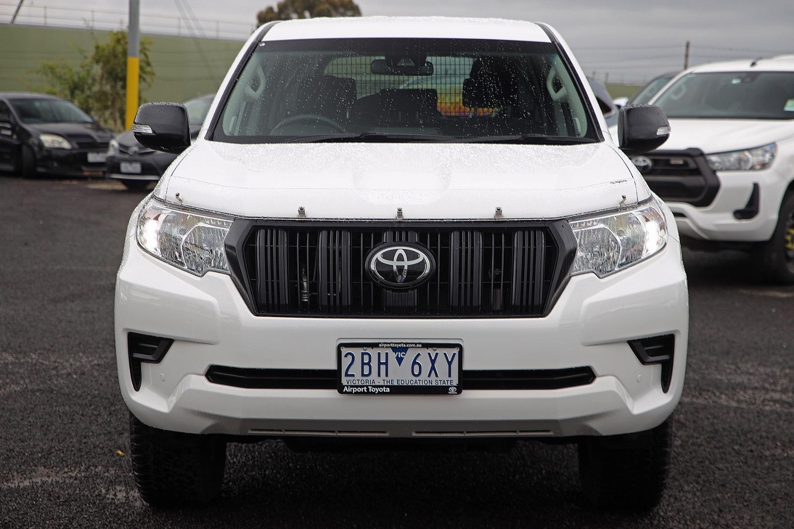 Toyota Landcruiser Prado image 4