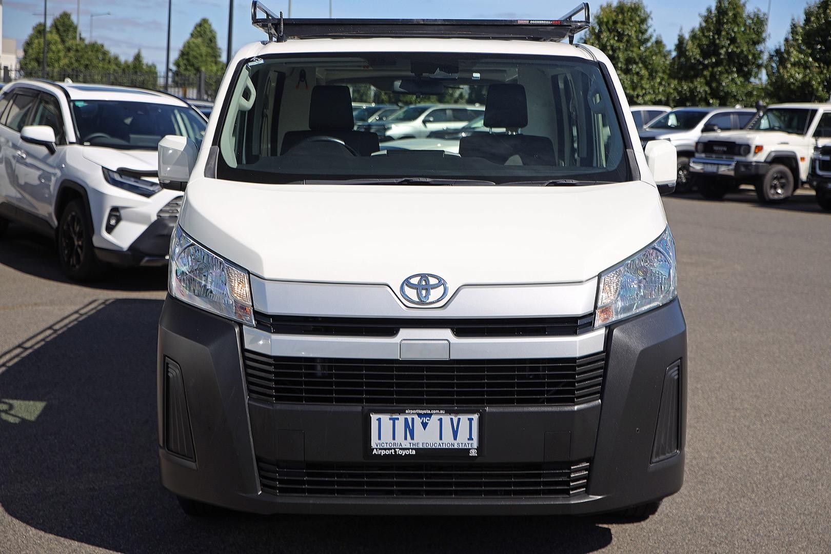 Toyota Hiace image 4