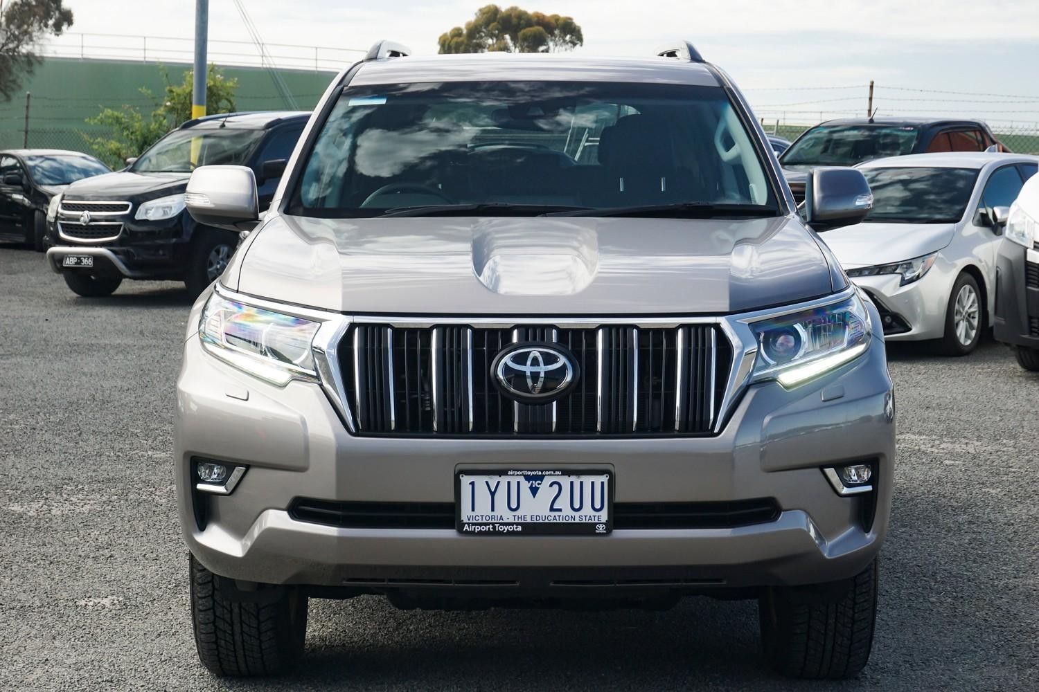 Toyota Landcruiser Prado image 3