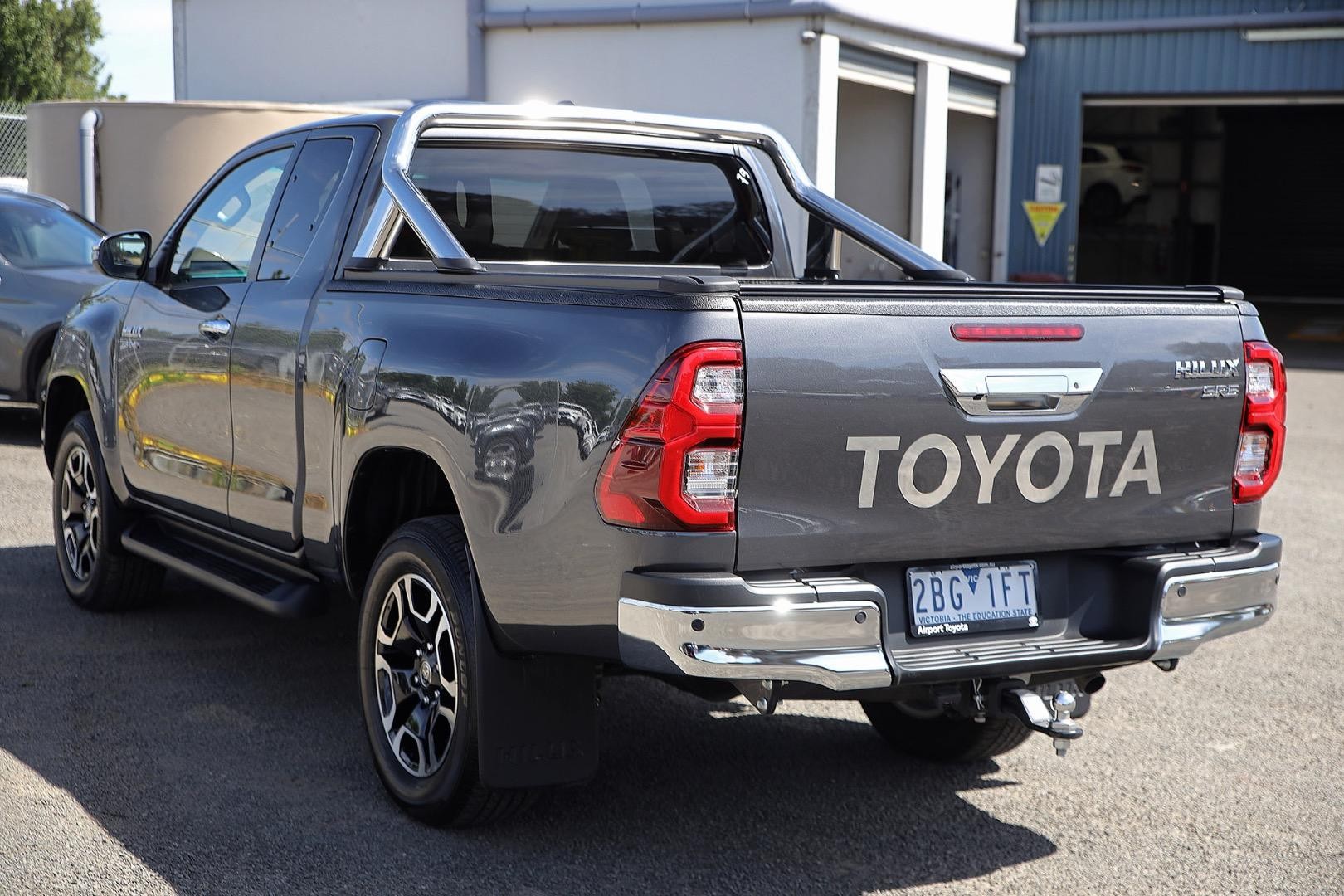 Toyota Hilux image 4