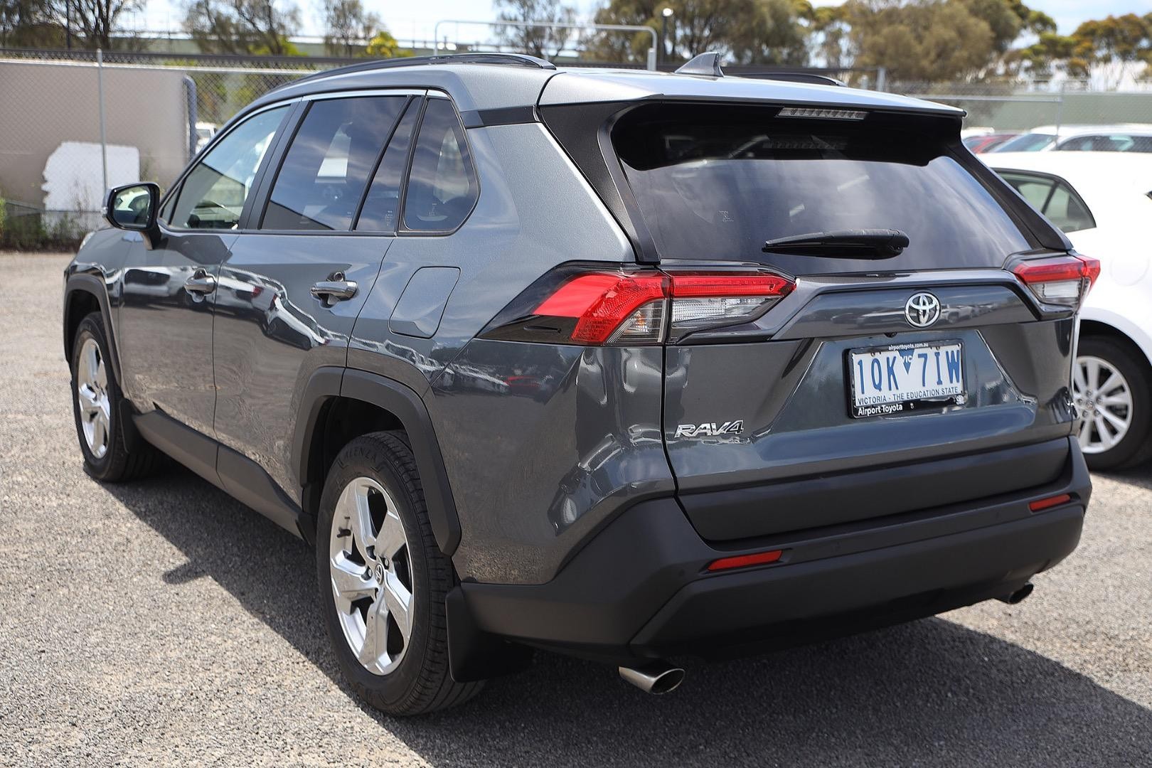 Toyota Rav4 image 2