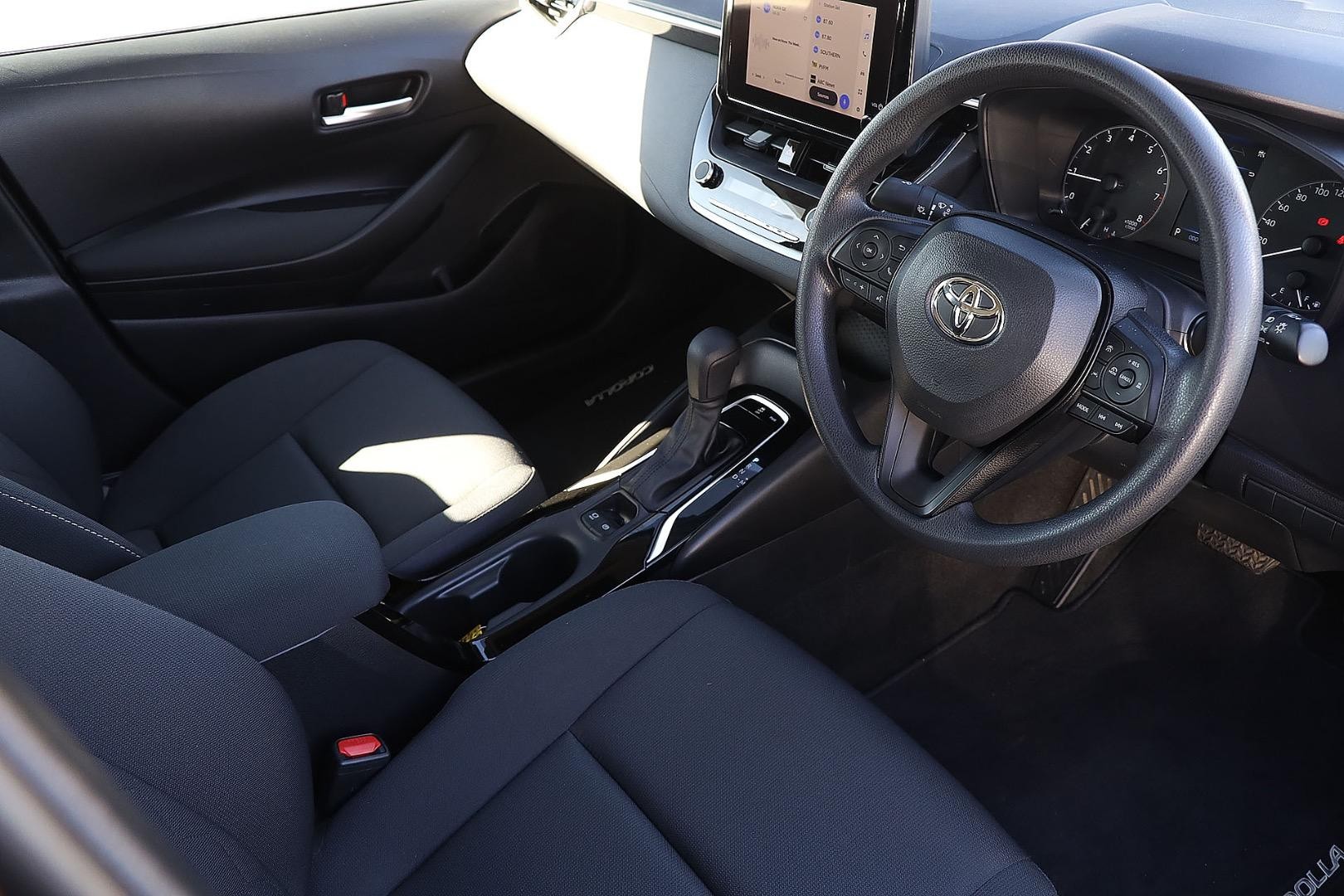 Toyota Corolla image 2