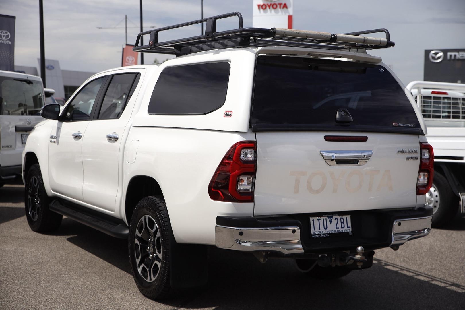 Toyota Hilux image 2