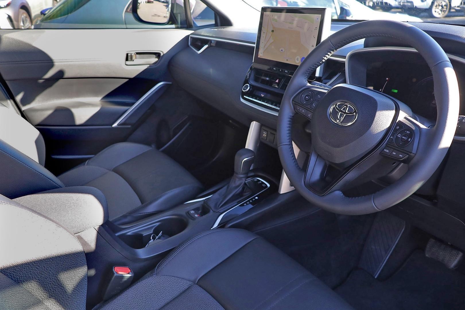 Toyota Corolla Cross image 2
