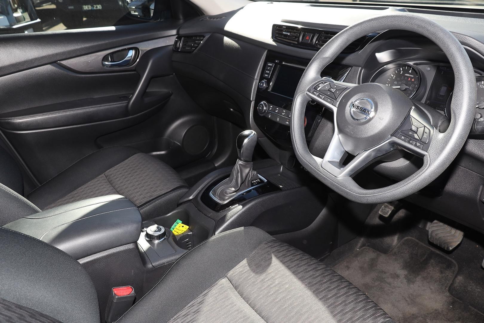 Nissan X-trail image 2