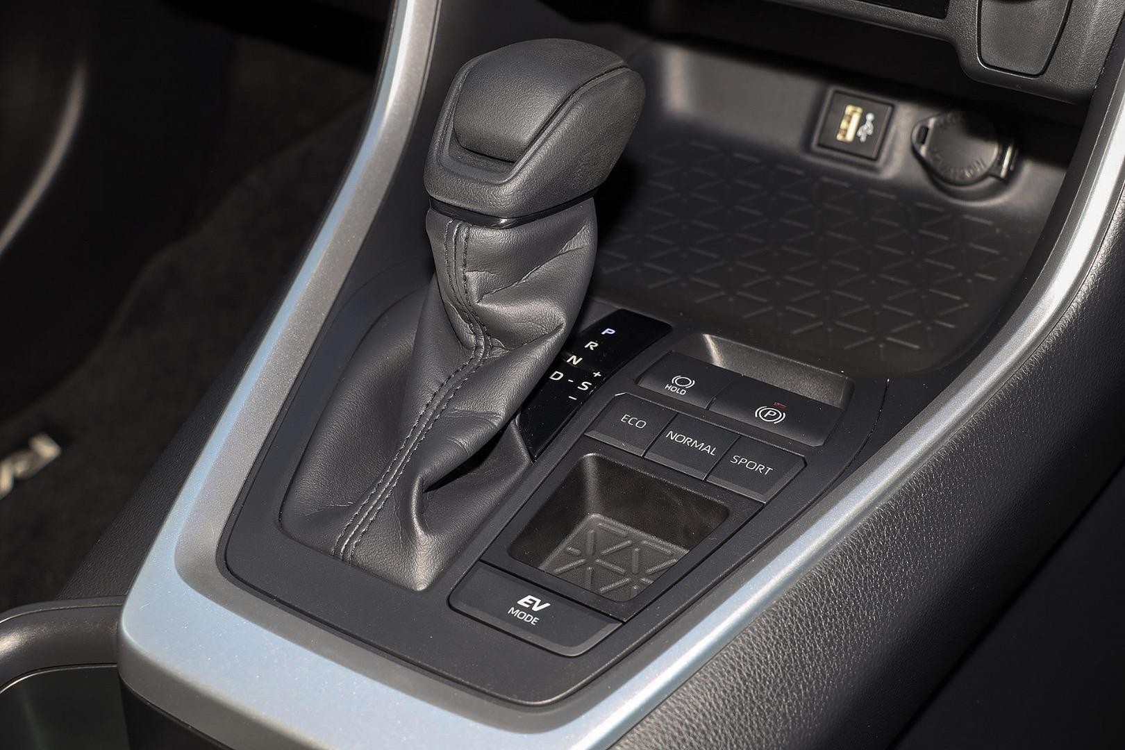Toyota Rav4 image 3