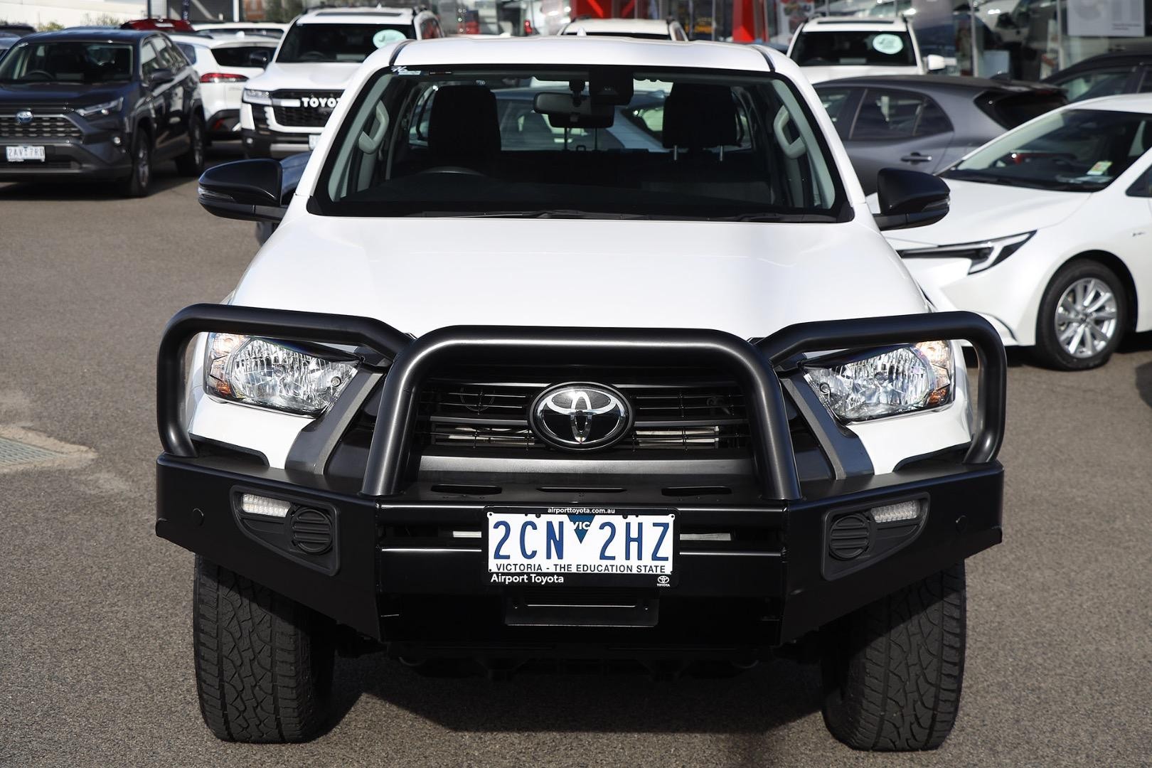Toyota Hilux image 3