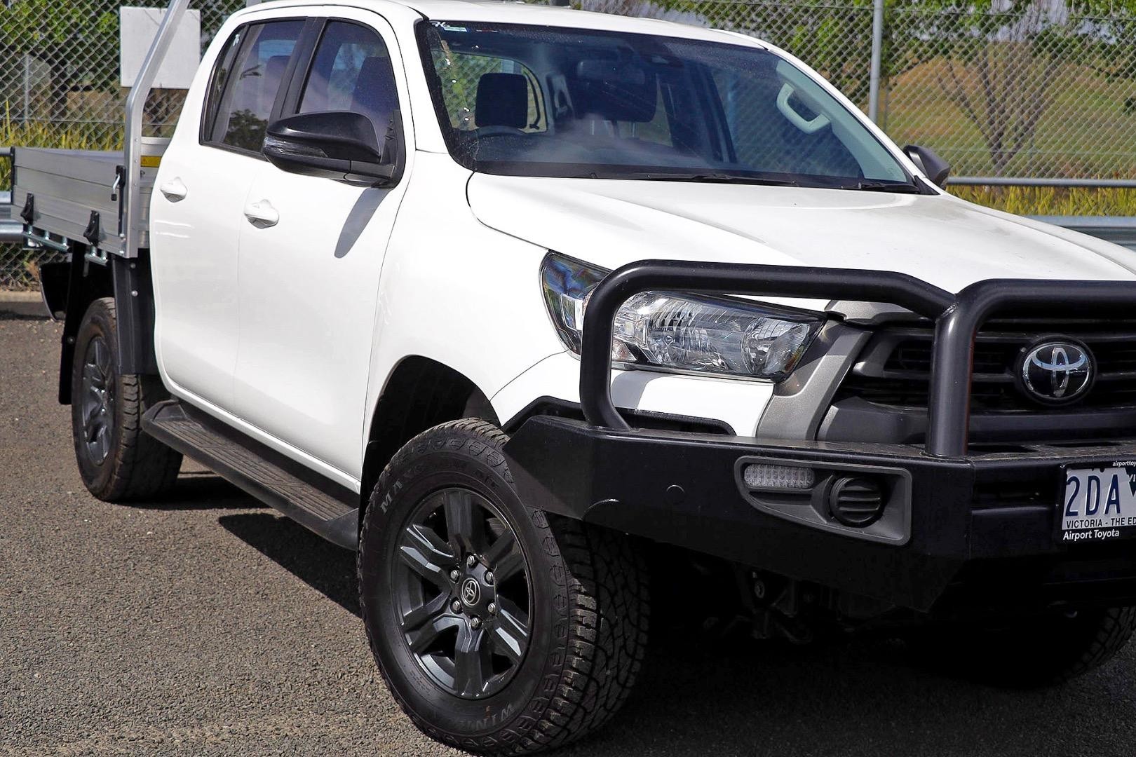 Toyota Hilux image 2