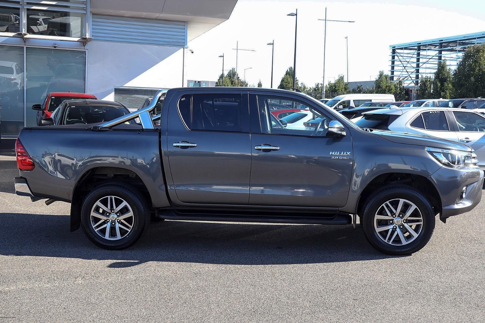 Toyota Hilux image 4