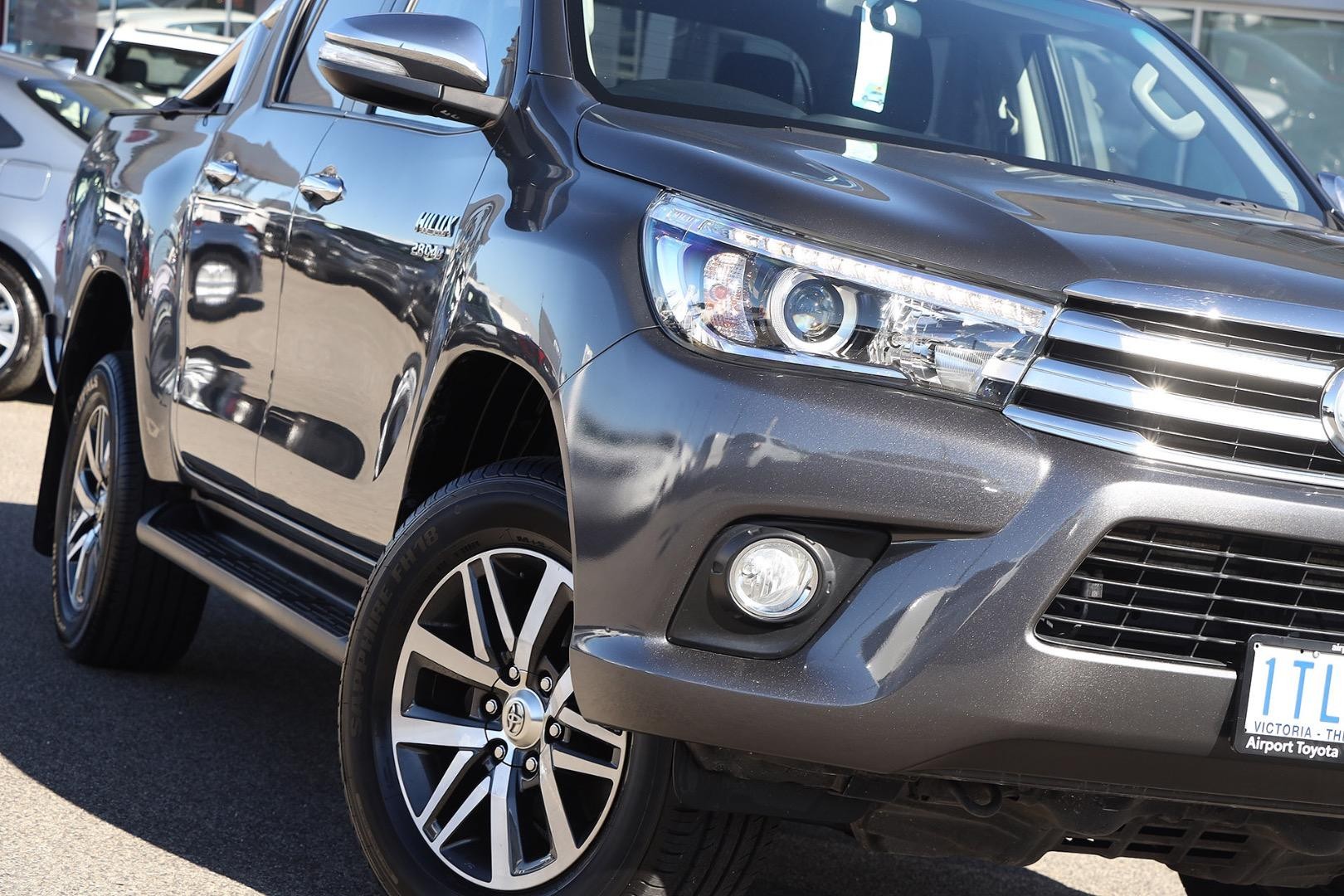 Toyota Hilux image 2