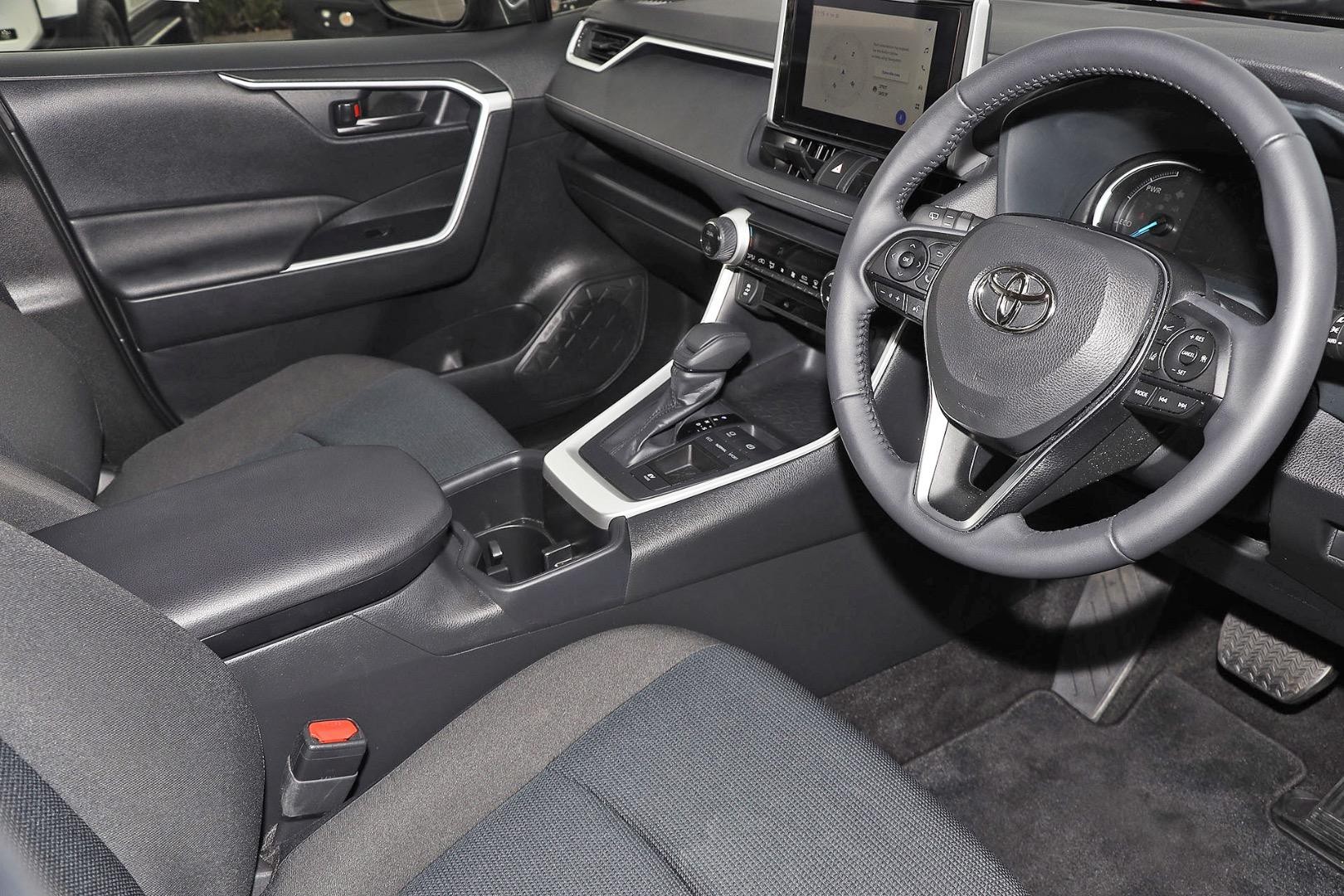 Toyota Rav4 image 2