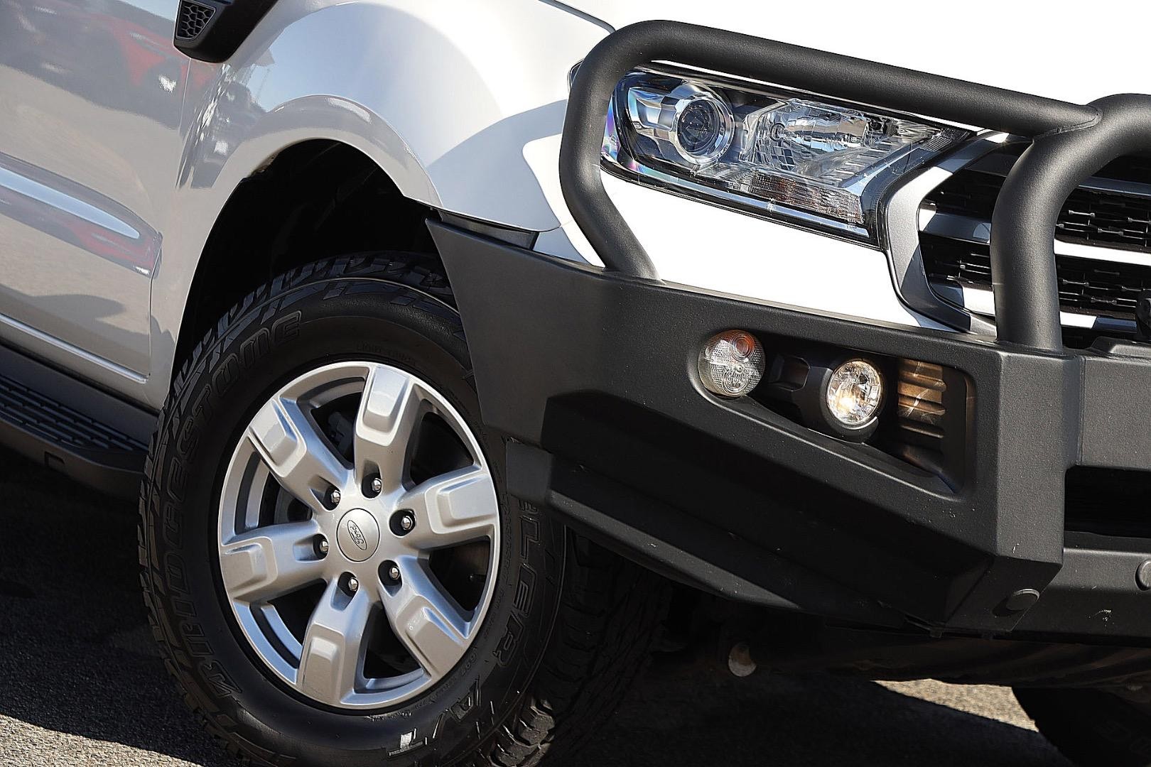 Ford Everest image 2