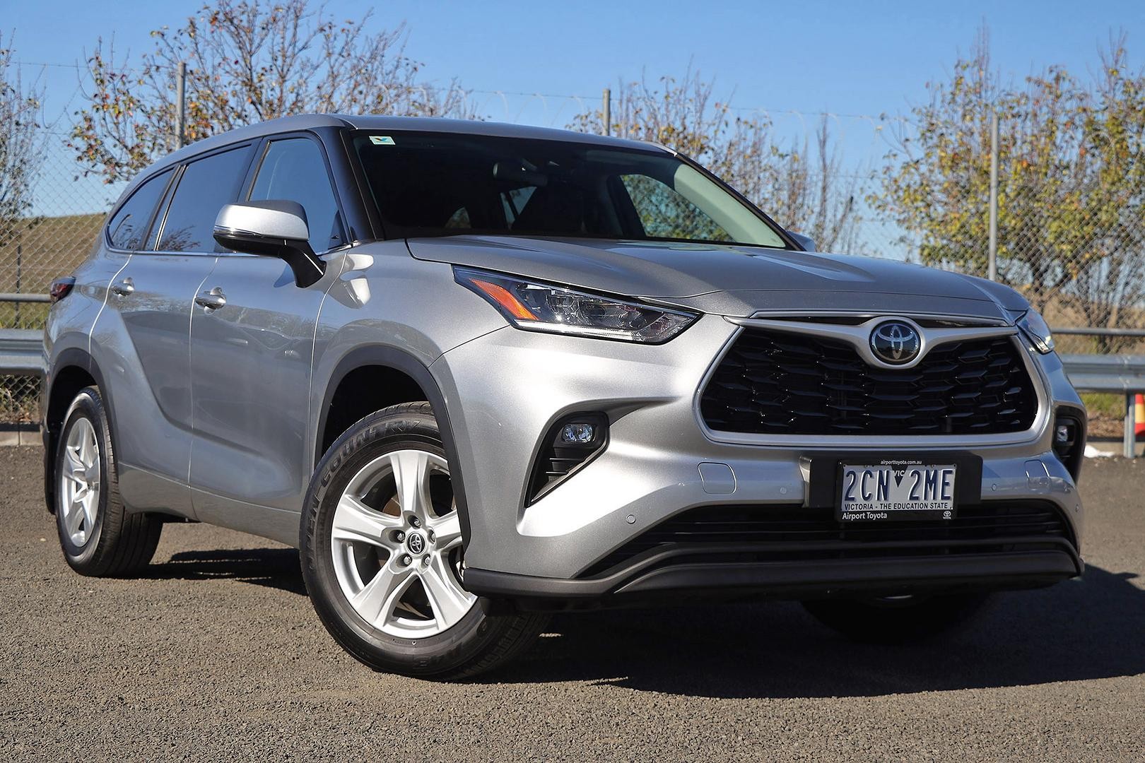 Toyota Kluger image 1