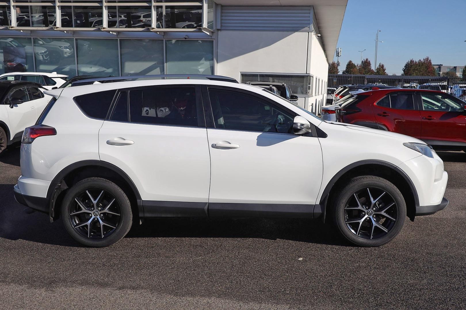 Toyota Rav4 image 4