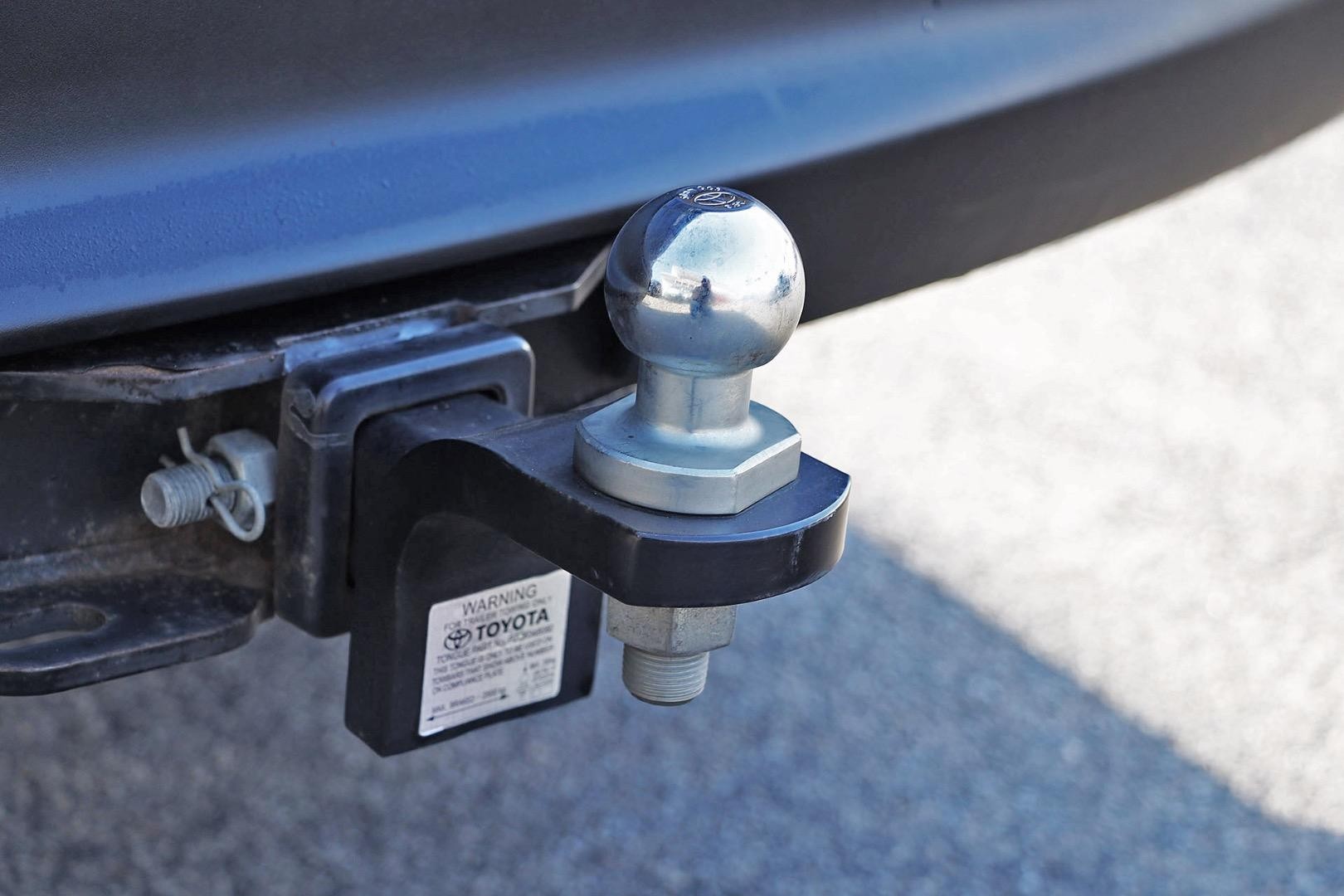Toyota Kluger image 2