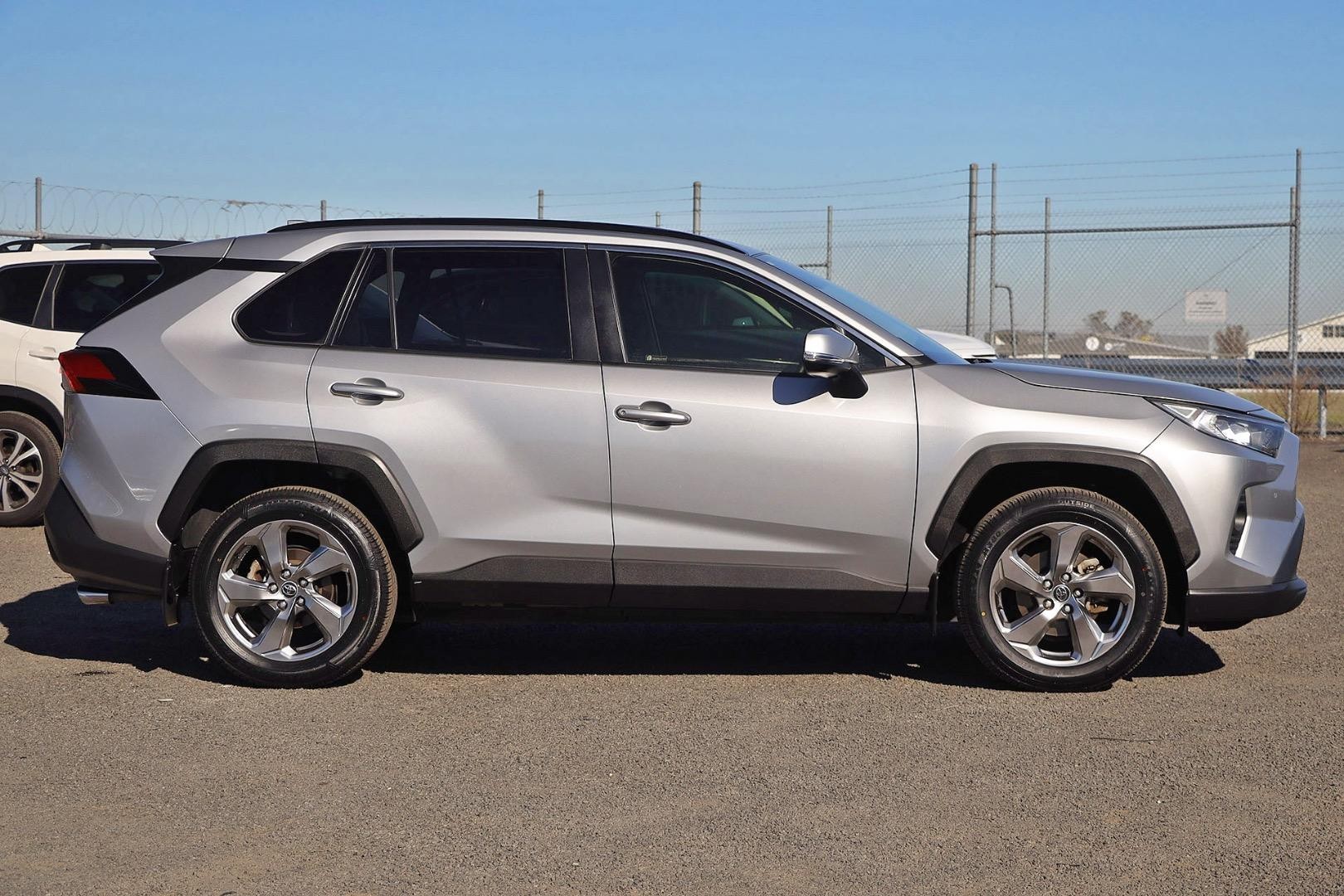 Toyota Rav4 image 4