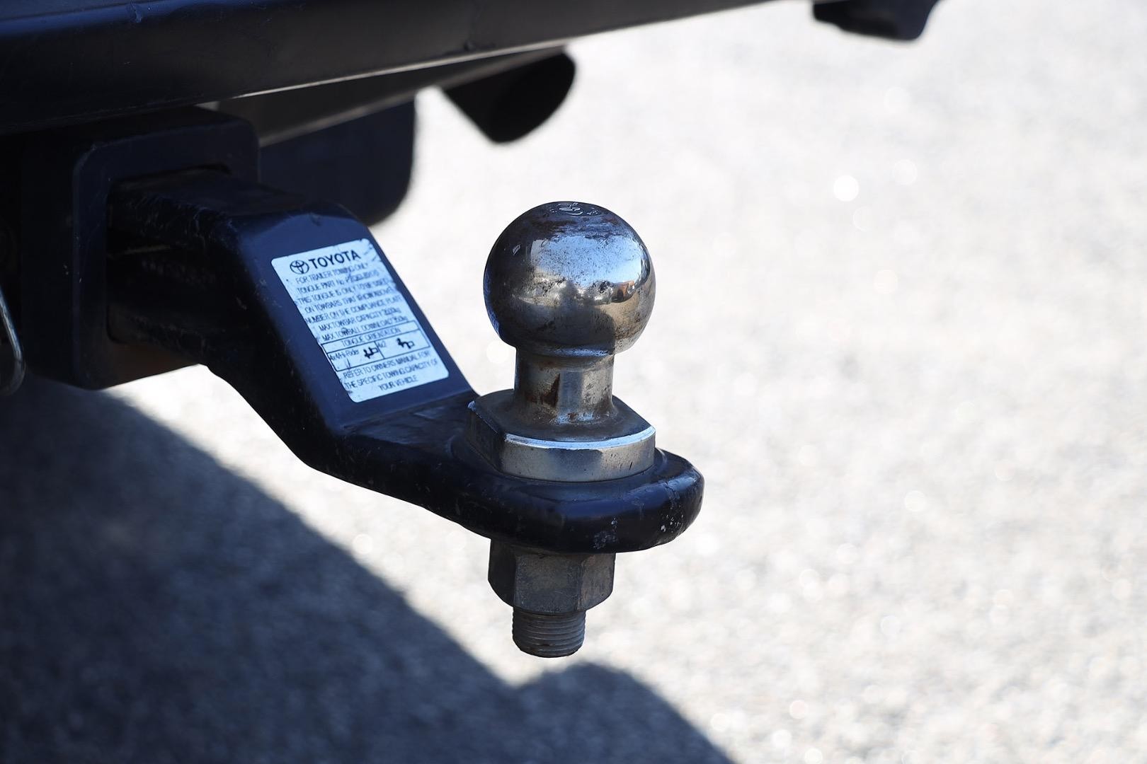 Toyota Hilux image 2