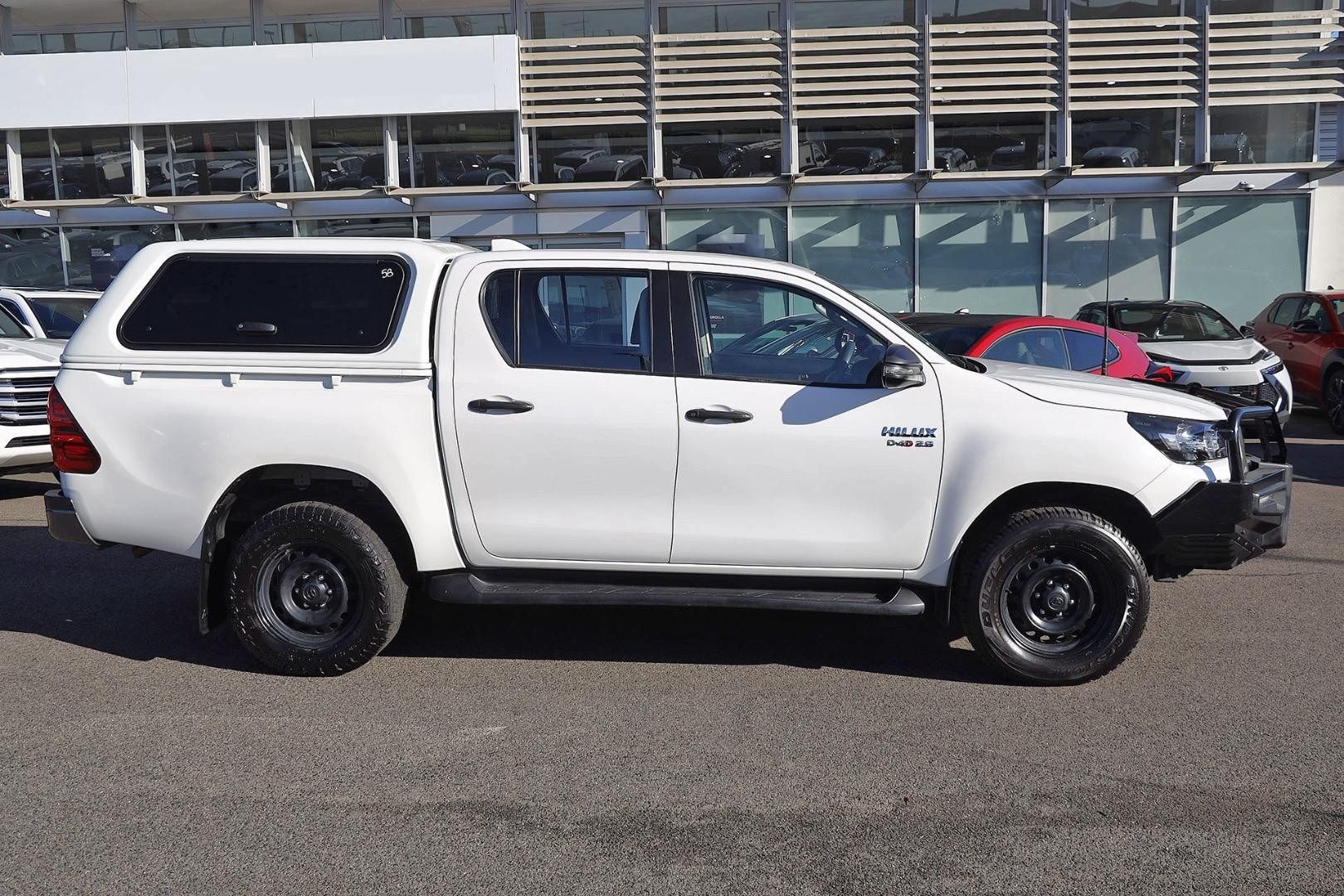 Toyota Hilux image 4