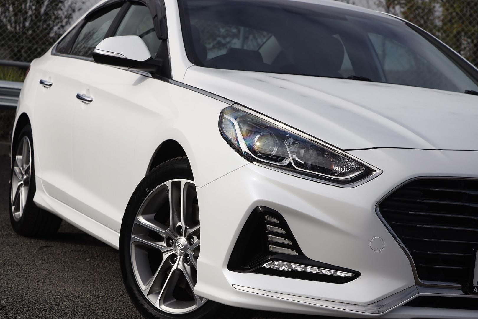 Hyundai Sonata image 2