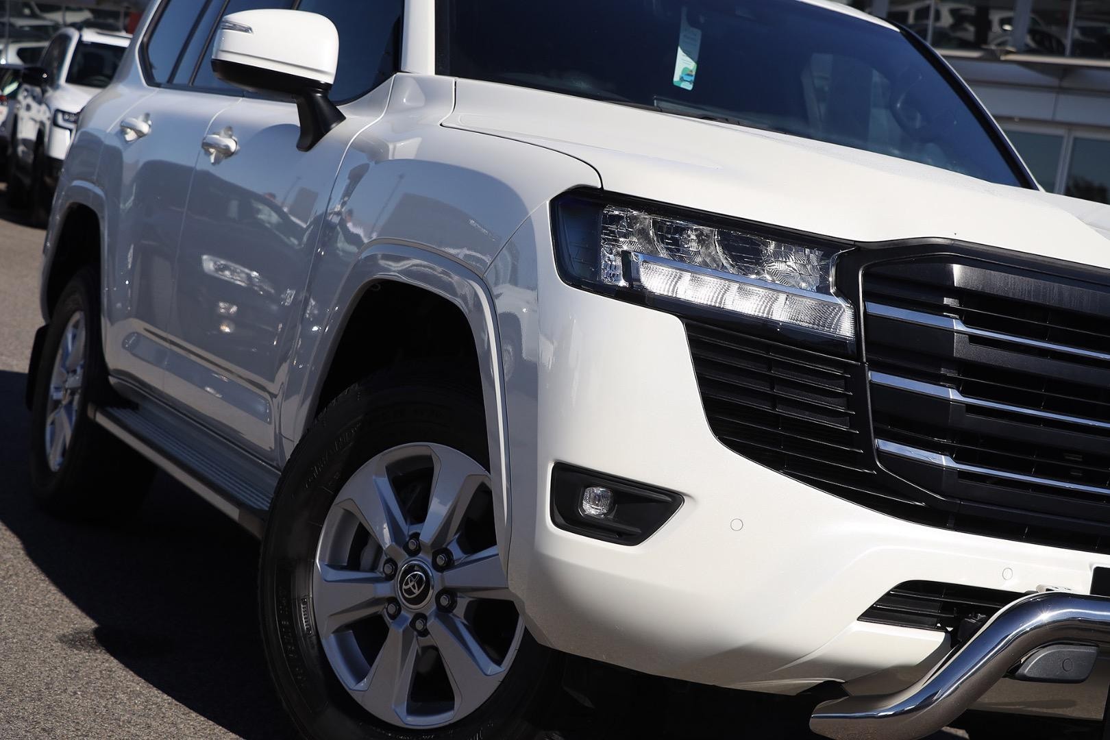 Toyota Landcruiser image 2