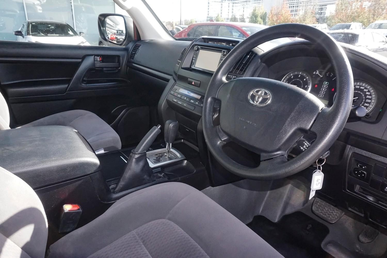 Toyota Landcruiser image 2
