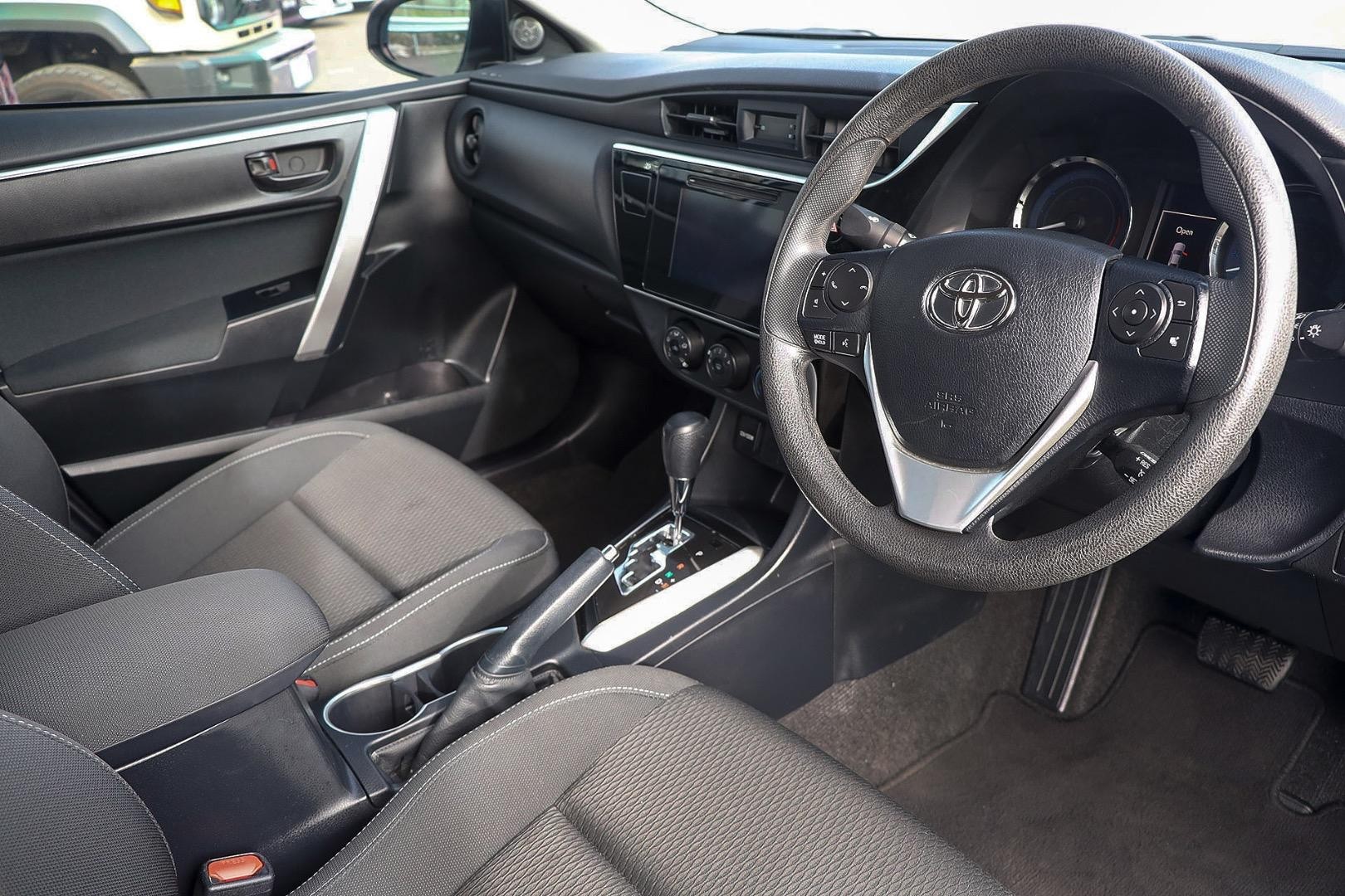 Toyota Corolla image 3