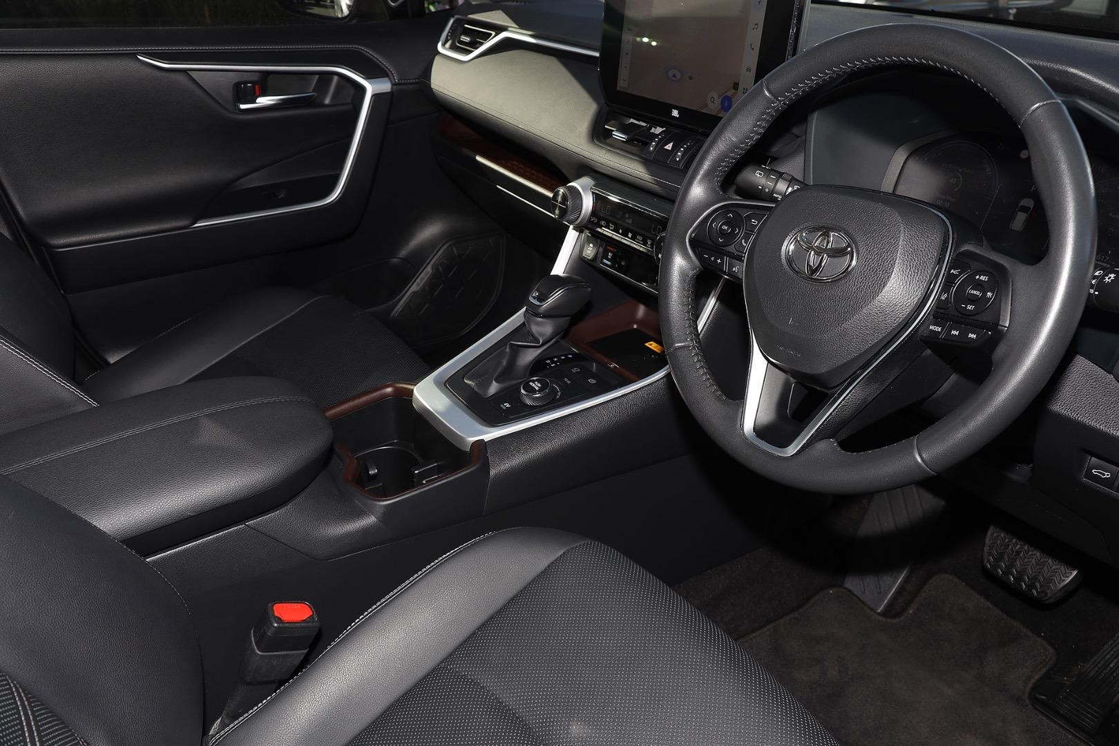 Toyota Rav4 image 2
