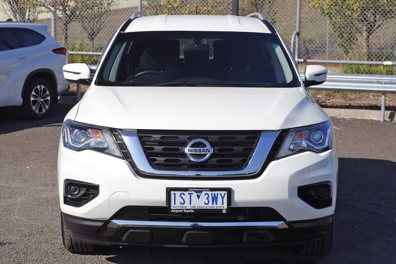 Nissan Pathfinder image 3