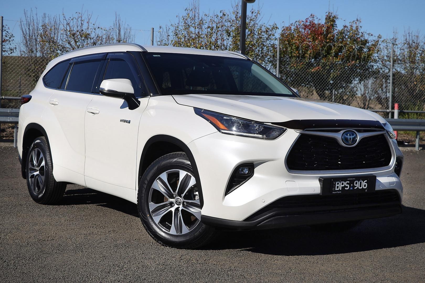Toyota Kluger image 1
