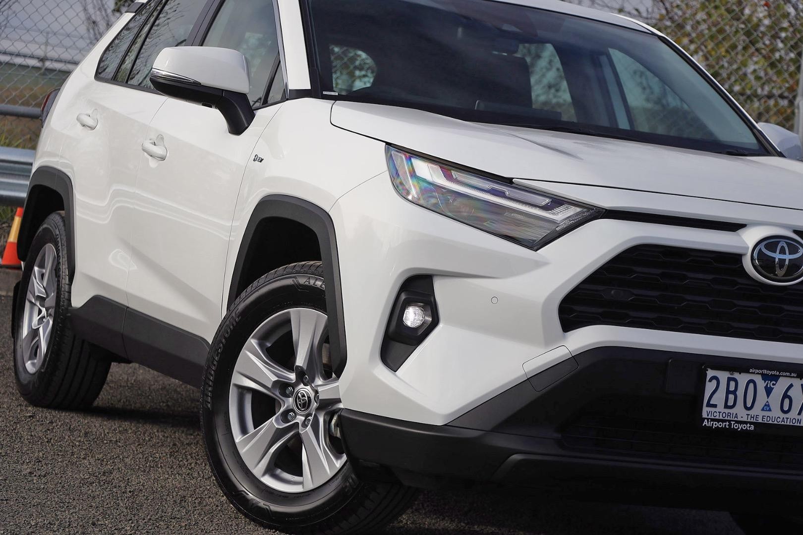 Toyota Rav4 image 2