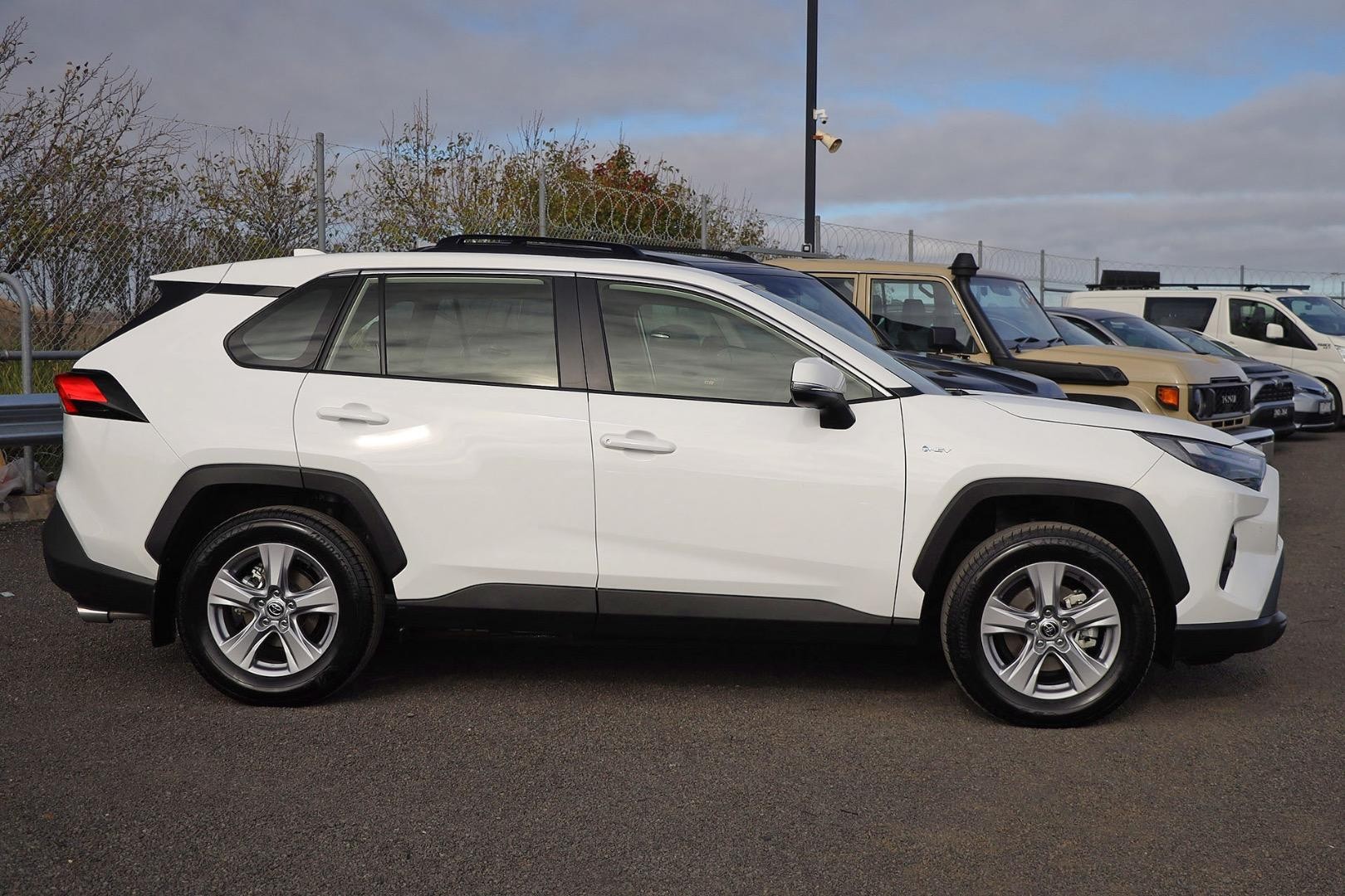 Toyota Rav4 image 3