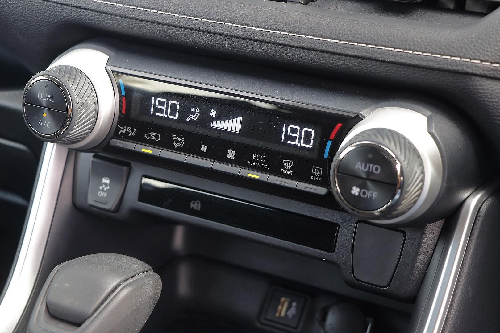 Toyota Rav4 image 4