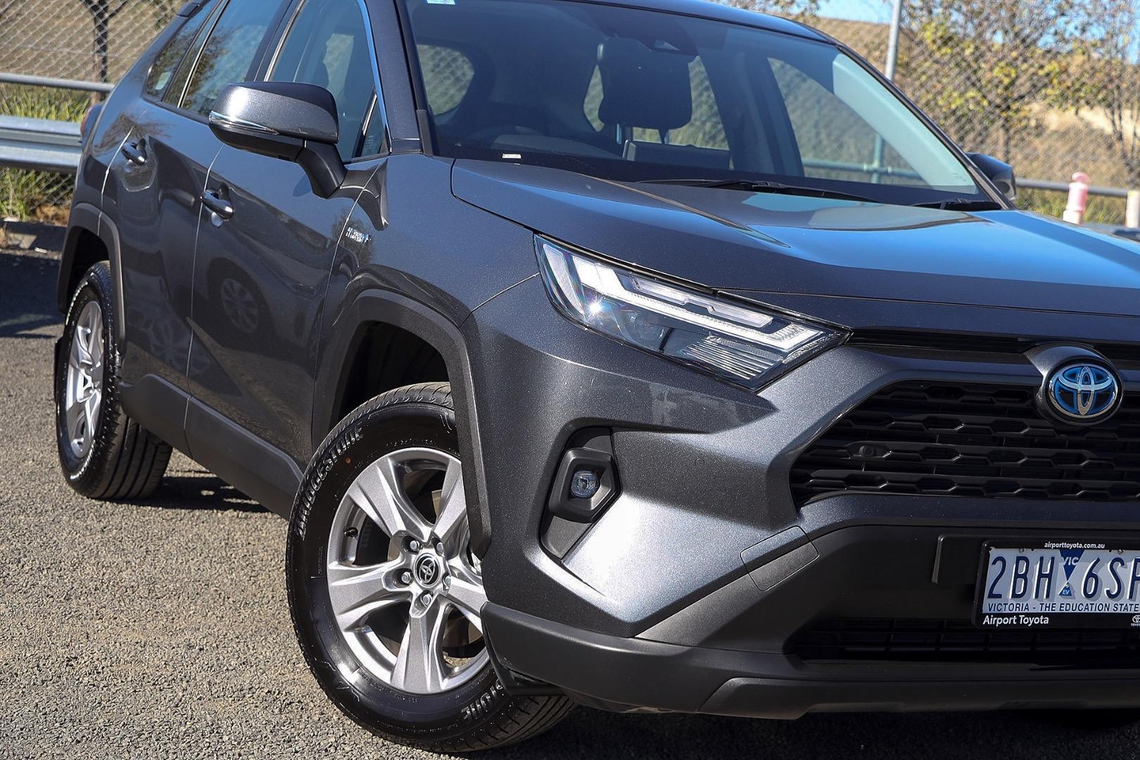 Toyota Rav4 image 2
