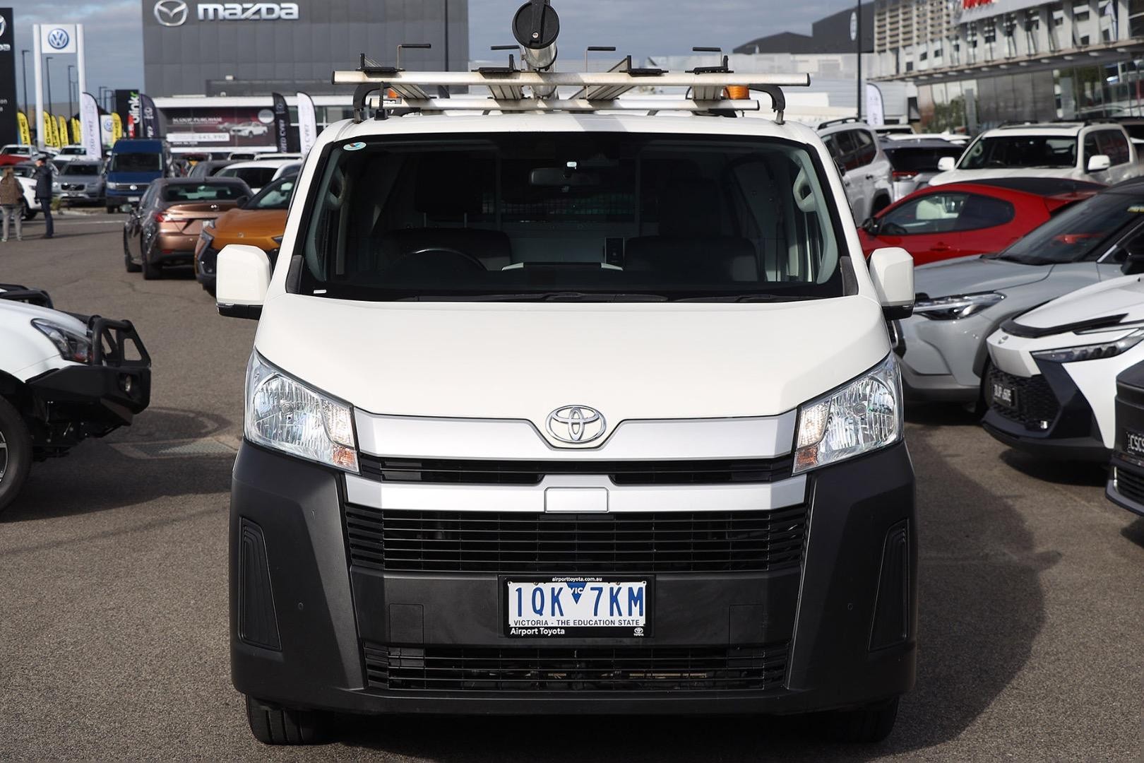 Toyota Hiace image 3