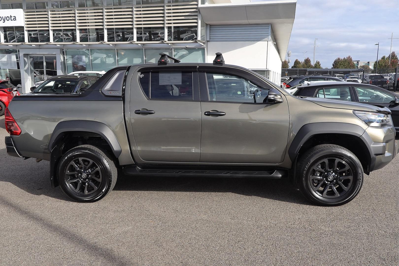 Toyota Hilux image 4