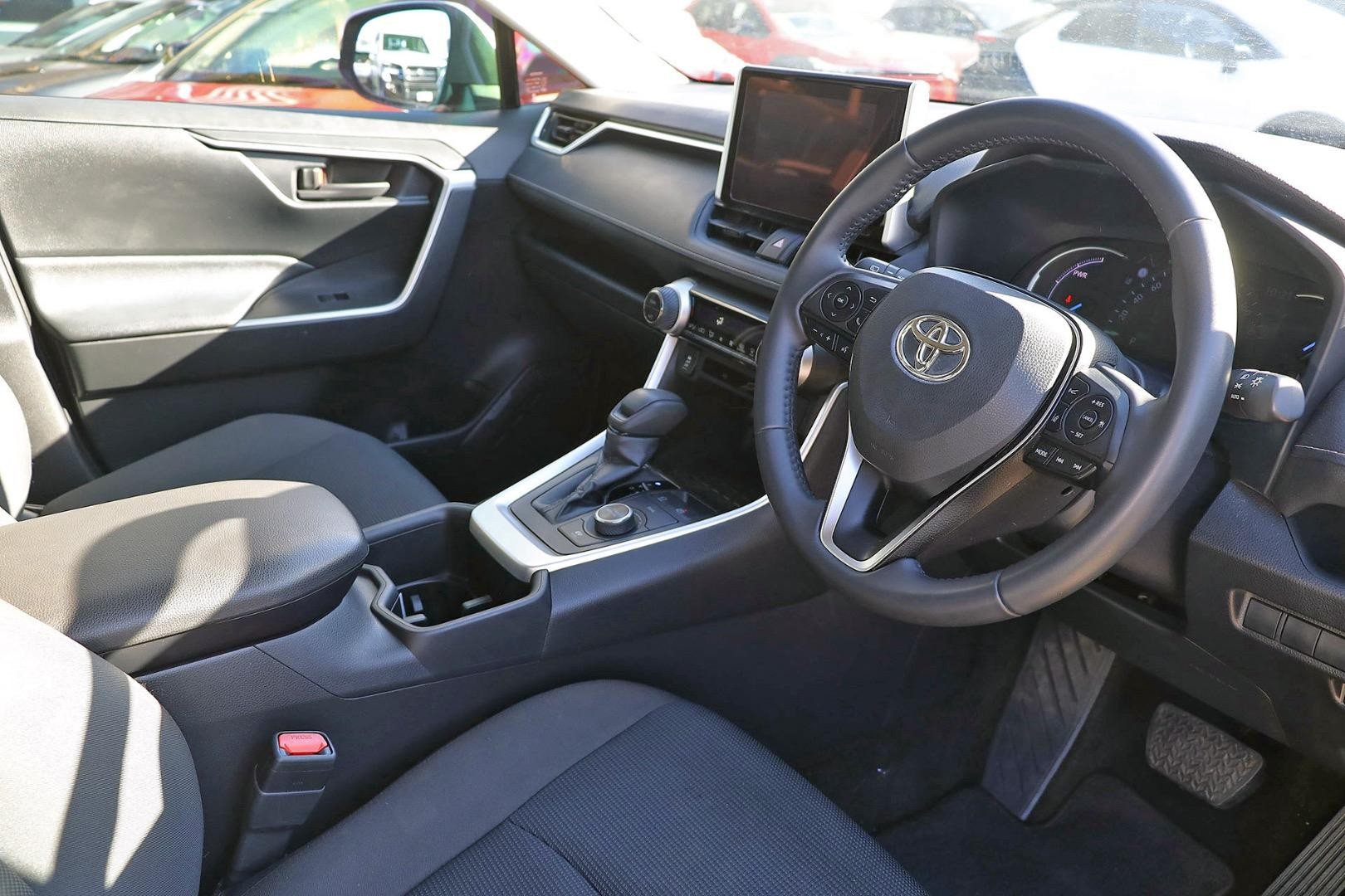 Toyota Rav4 image 2