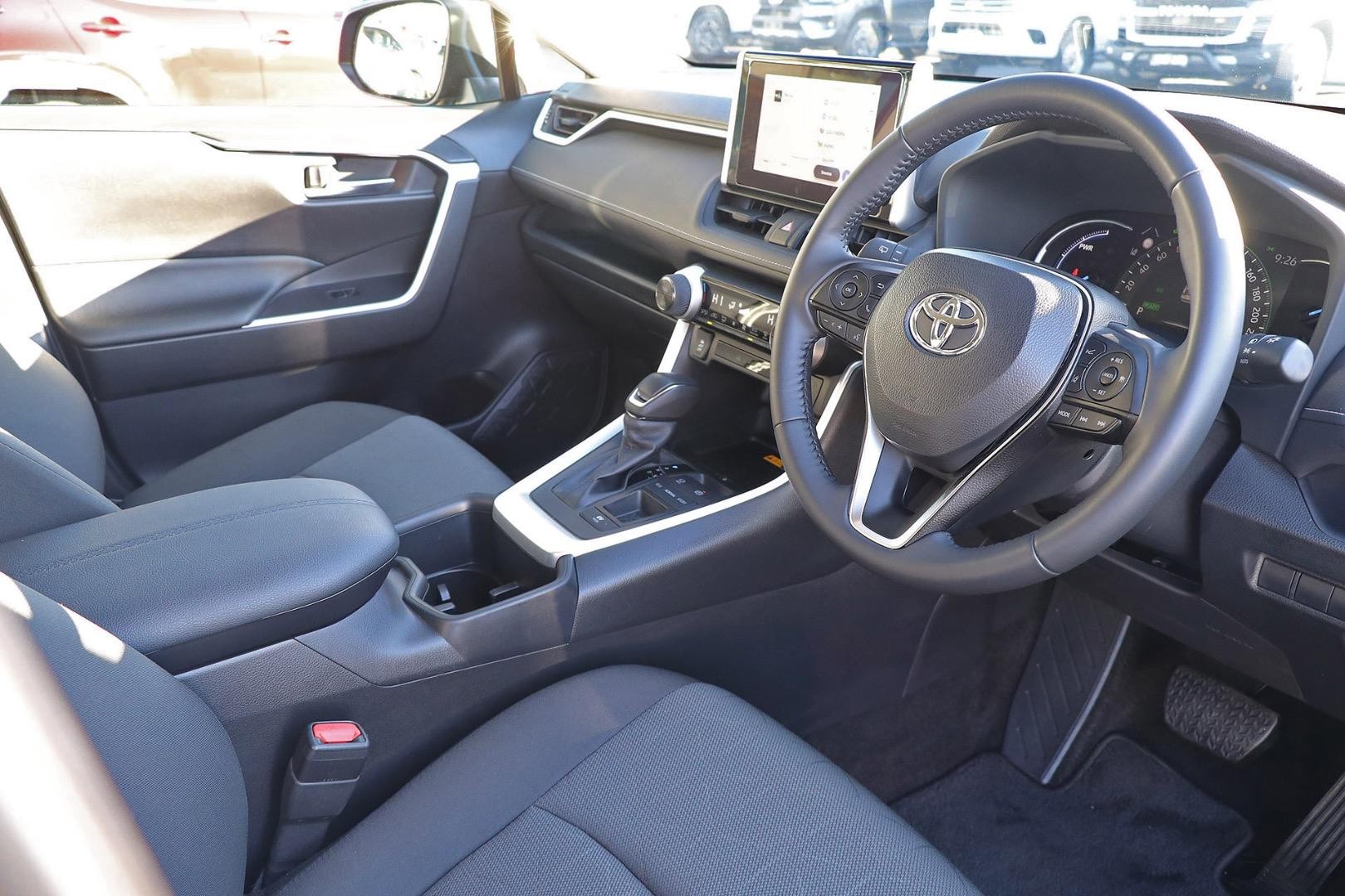 Toyota Rav4 image 2