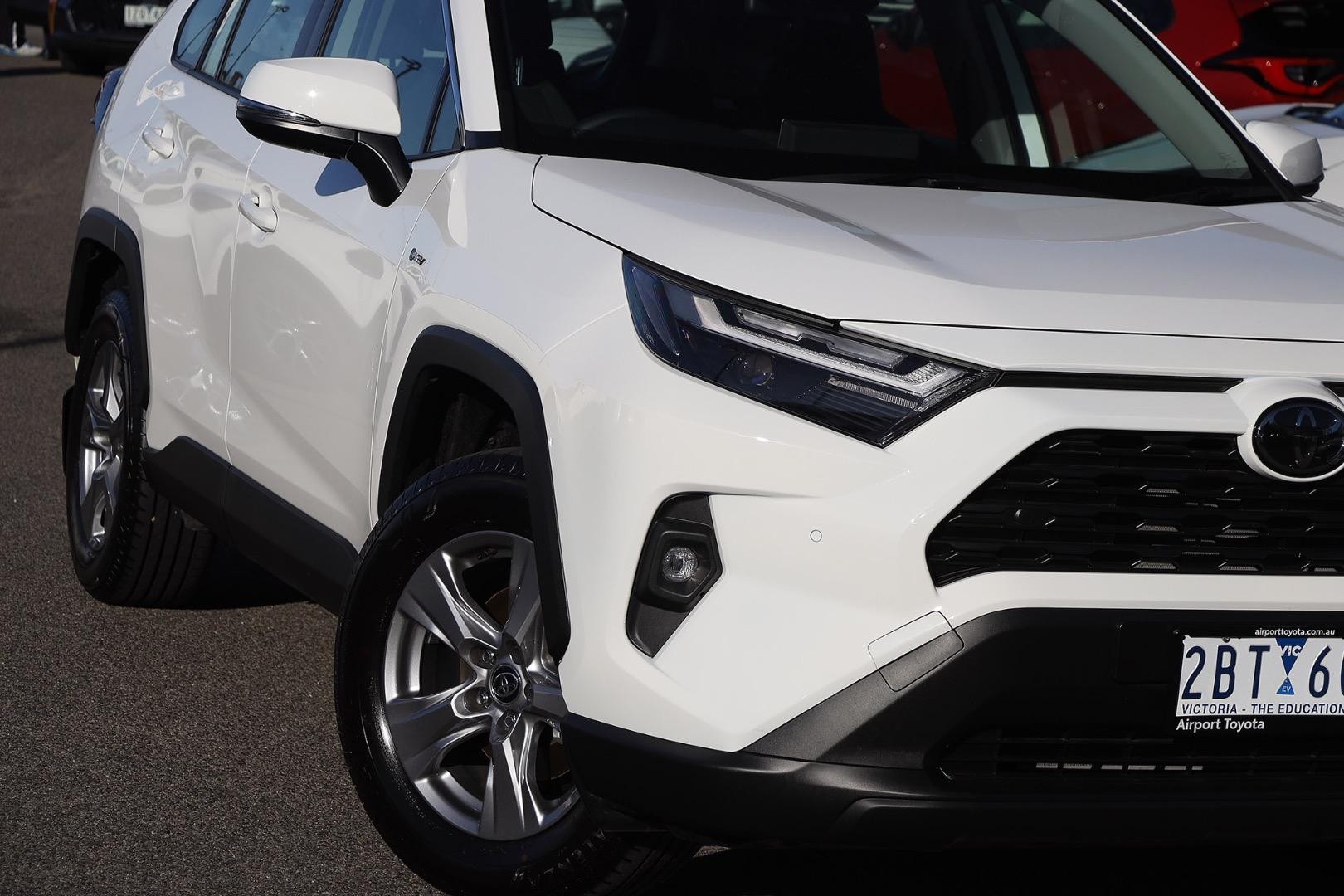 Toyota Rav4 image 2