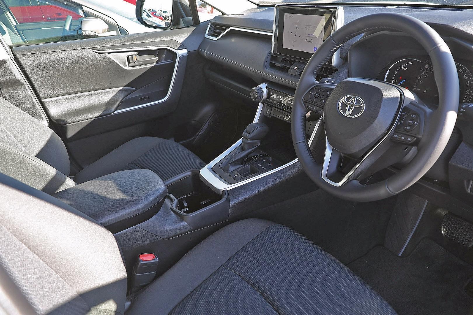 Toyota Rav4 image 2