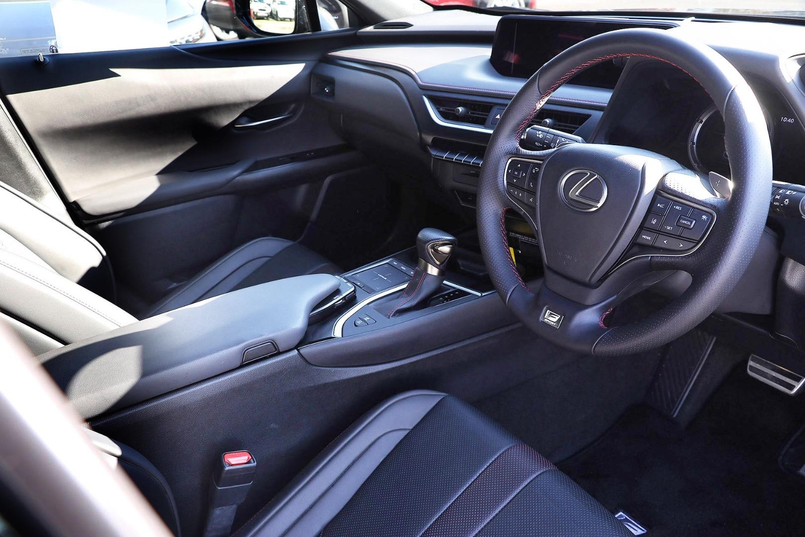 Lexus Ux image 2