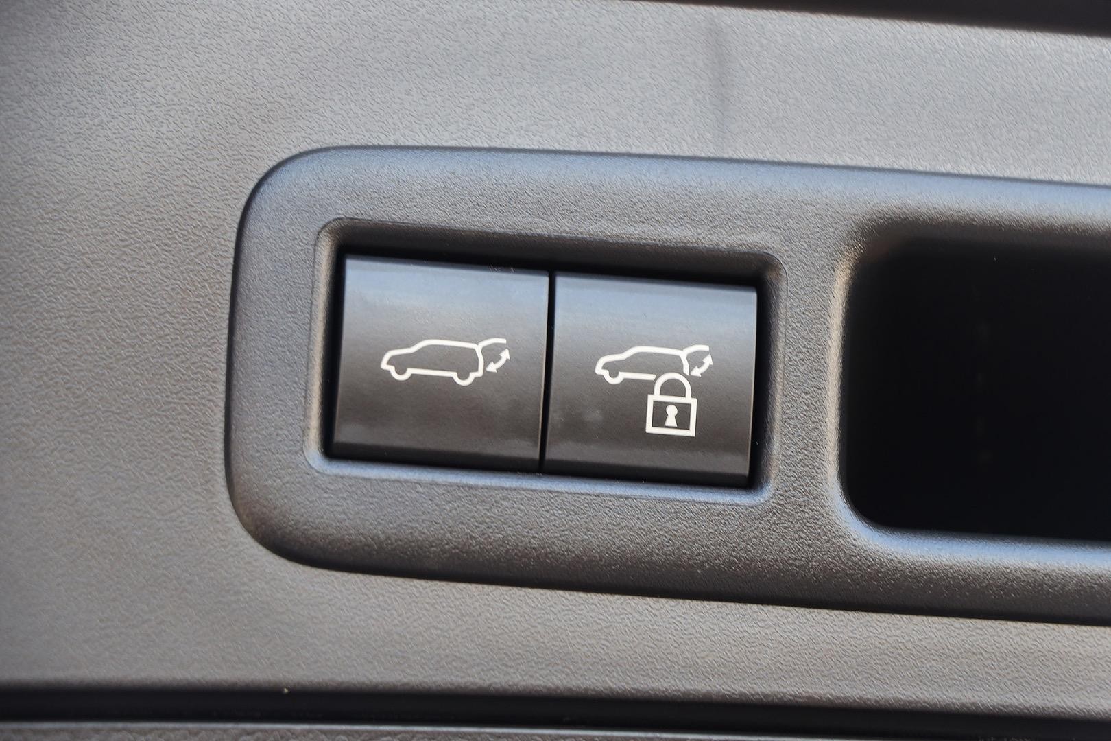 Lexus Ux image 4