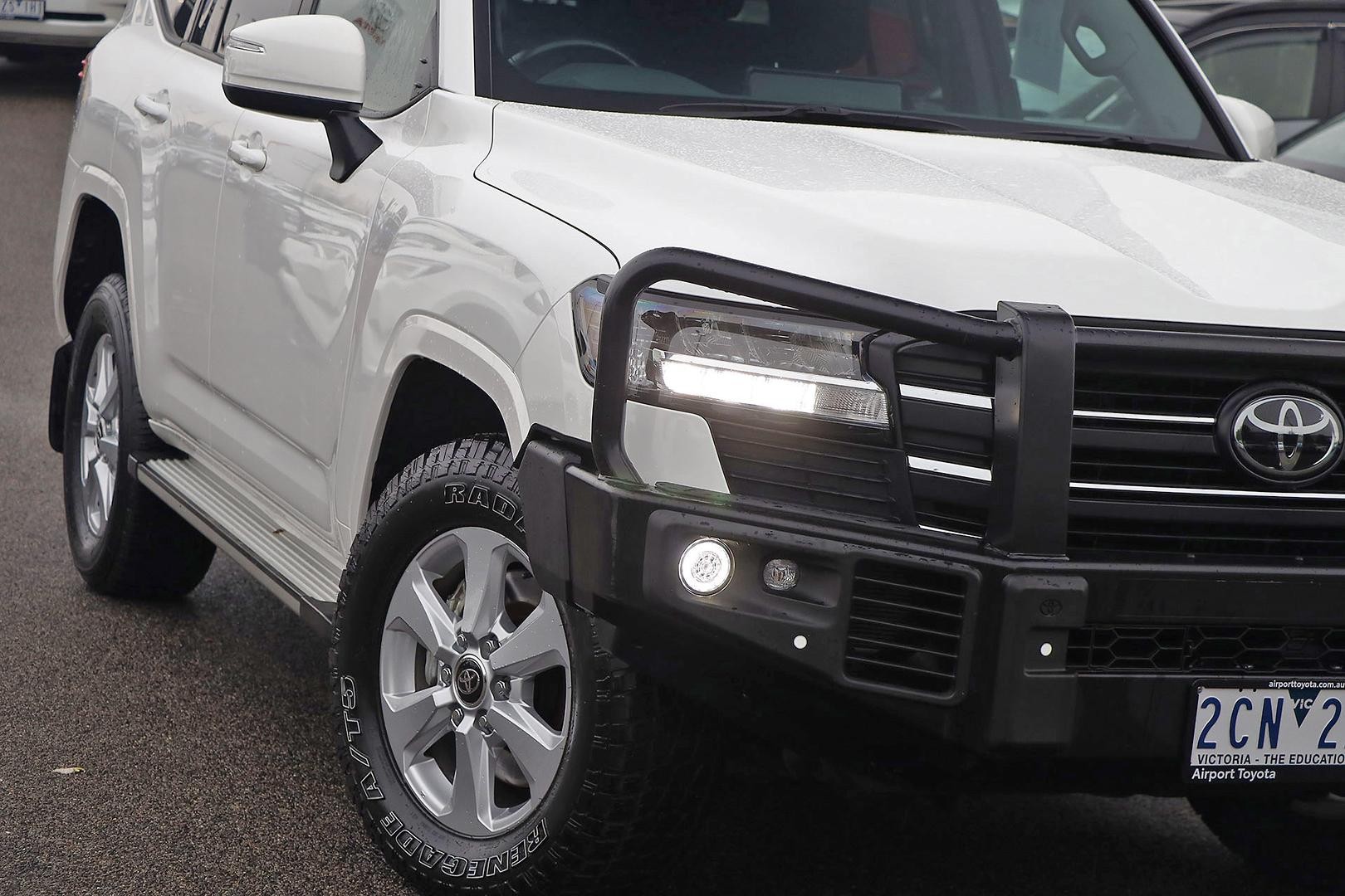 Toyota Landcruiser image 2