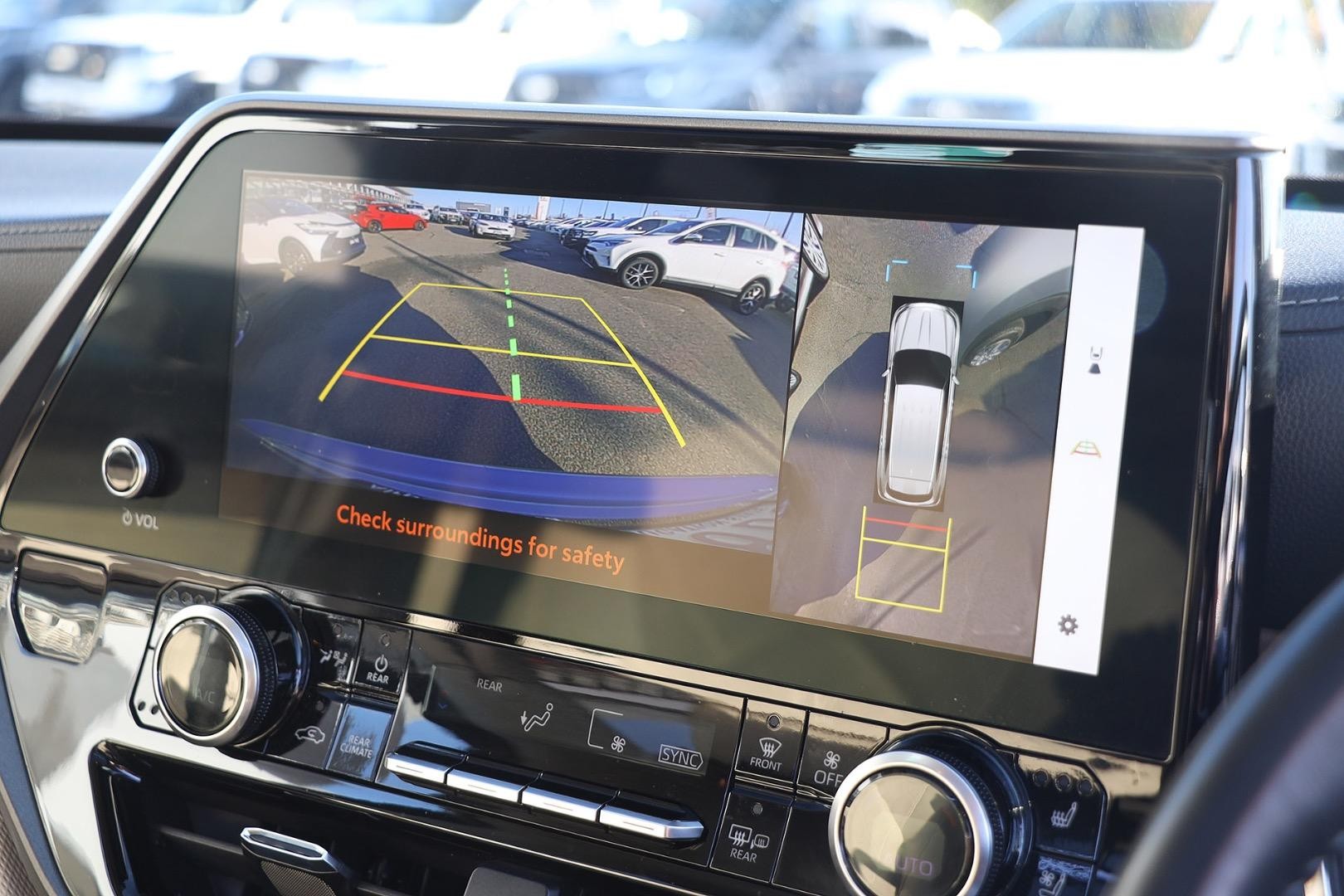 Toyota Kluger image 4