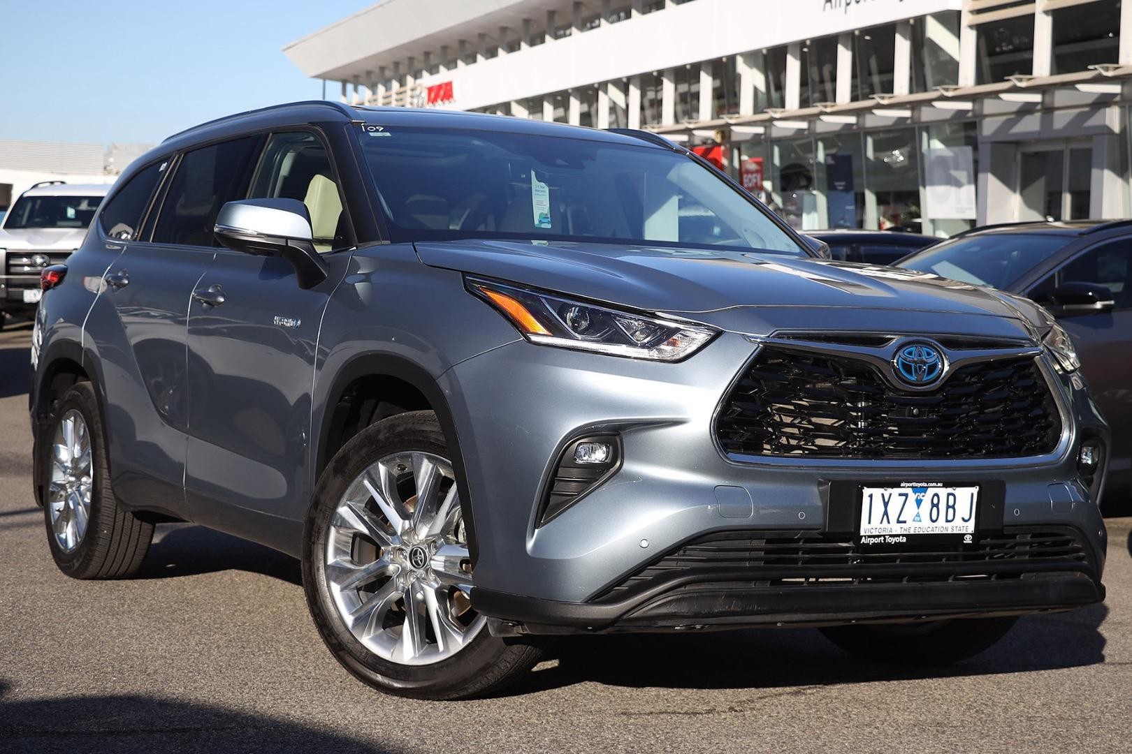 Toyota Kluger image 1