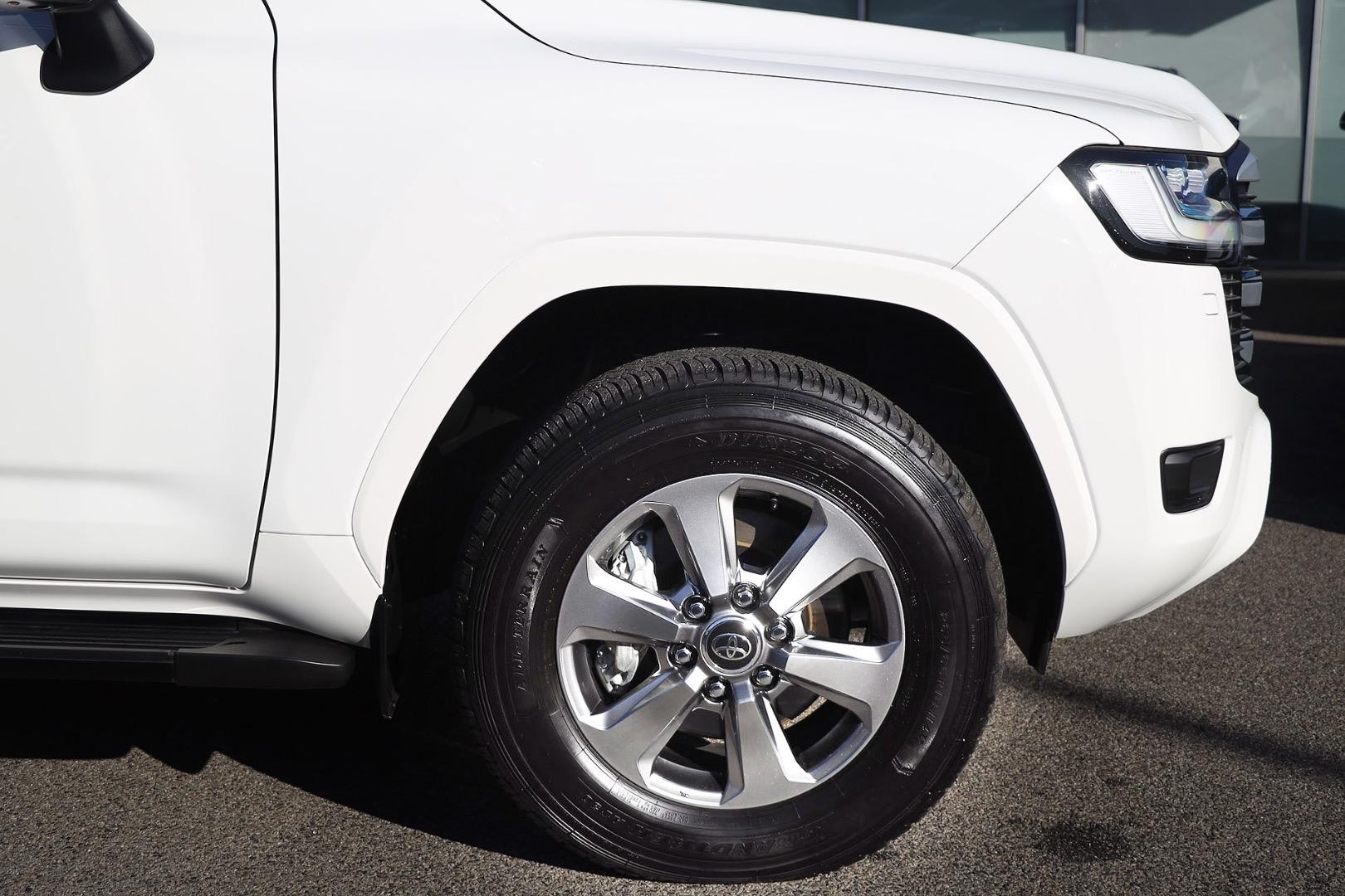 Toyota Landcruiser image 4